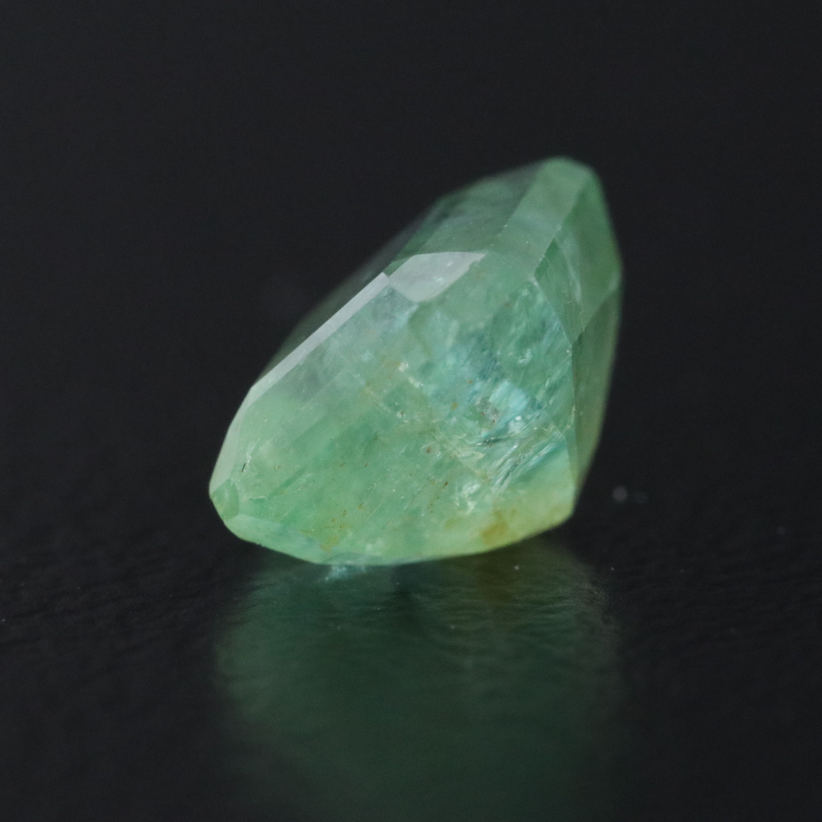 Loose 1.72 CT Emerald