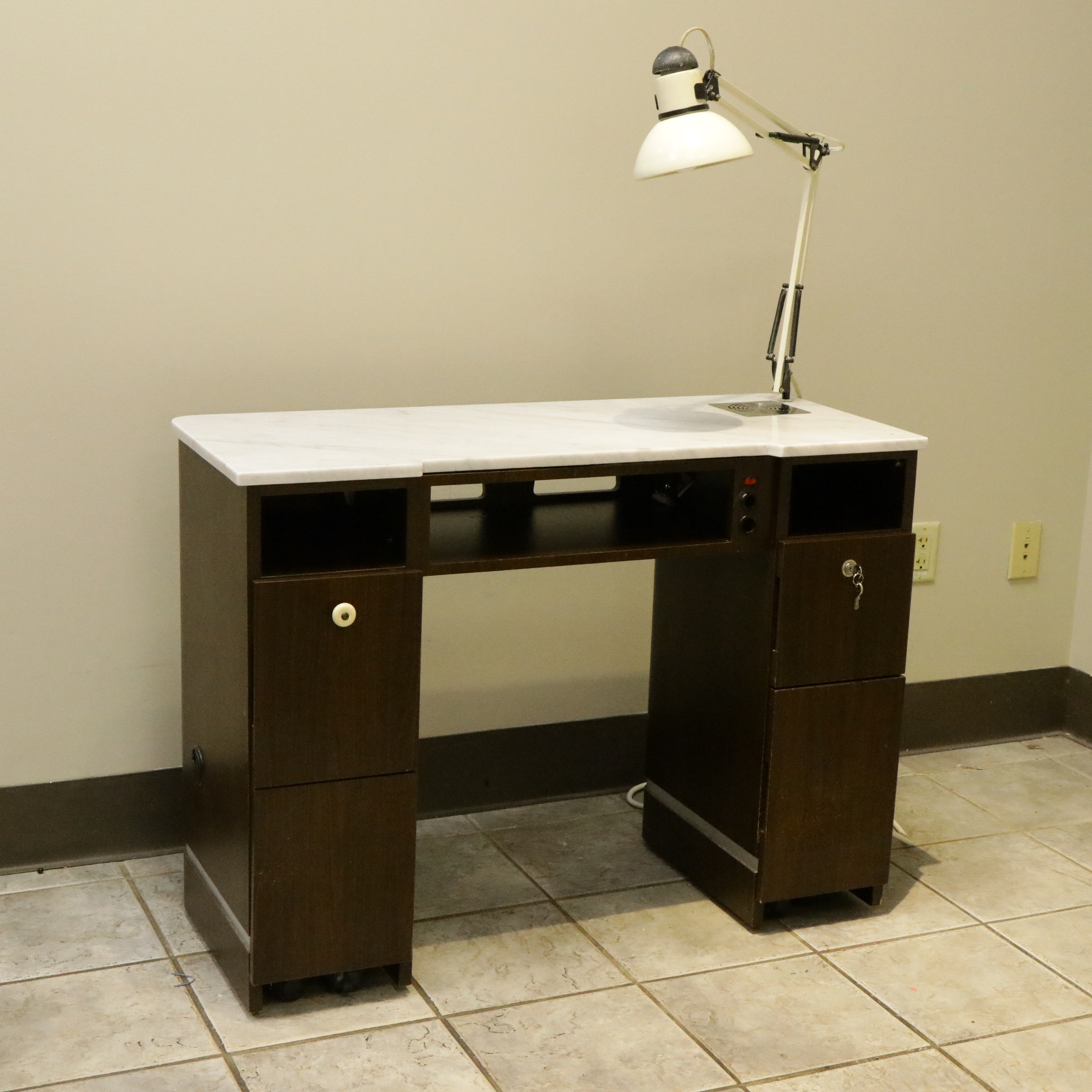 New Star Spa & Furniture Corp. Professional Manicure Table with Pair of Chairs