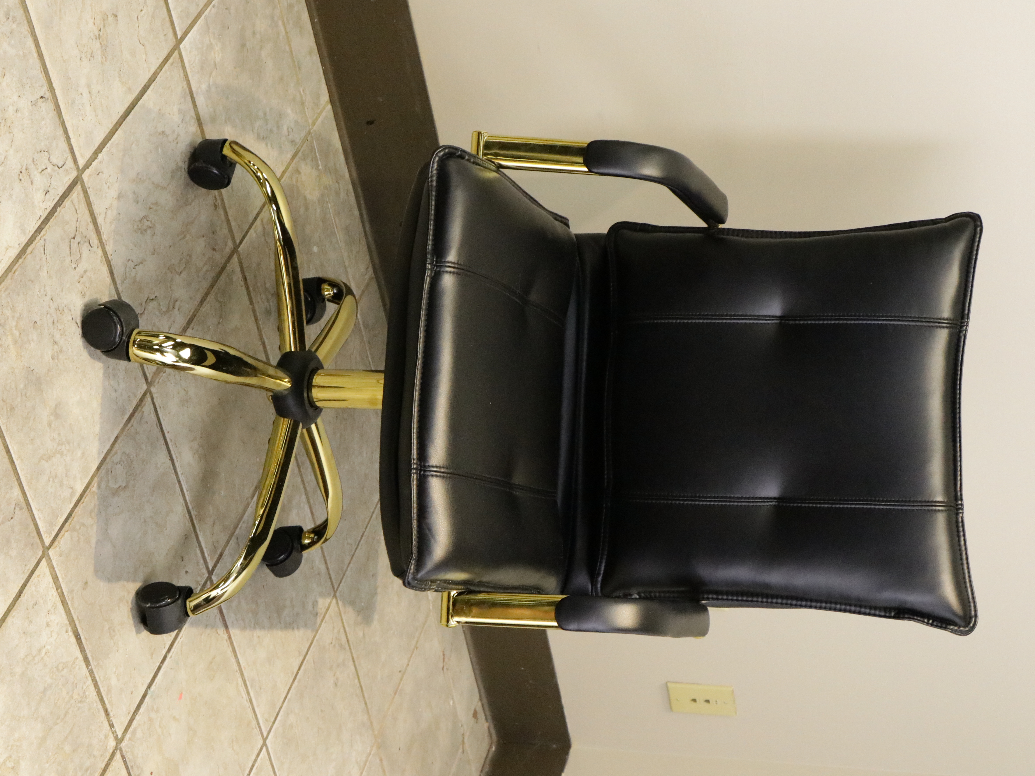 New Star Spa & Furniture Corp. Professional Manicure Table with Pair of Chairs