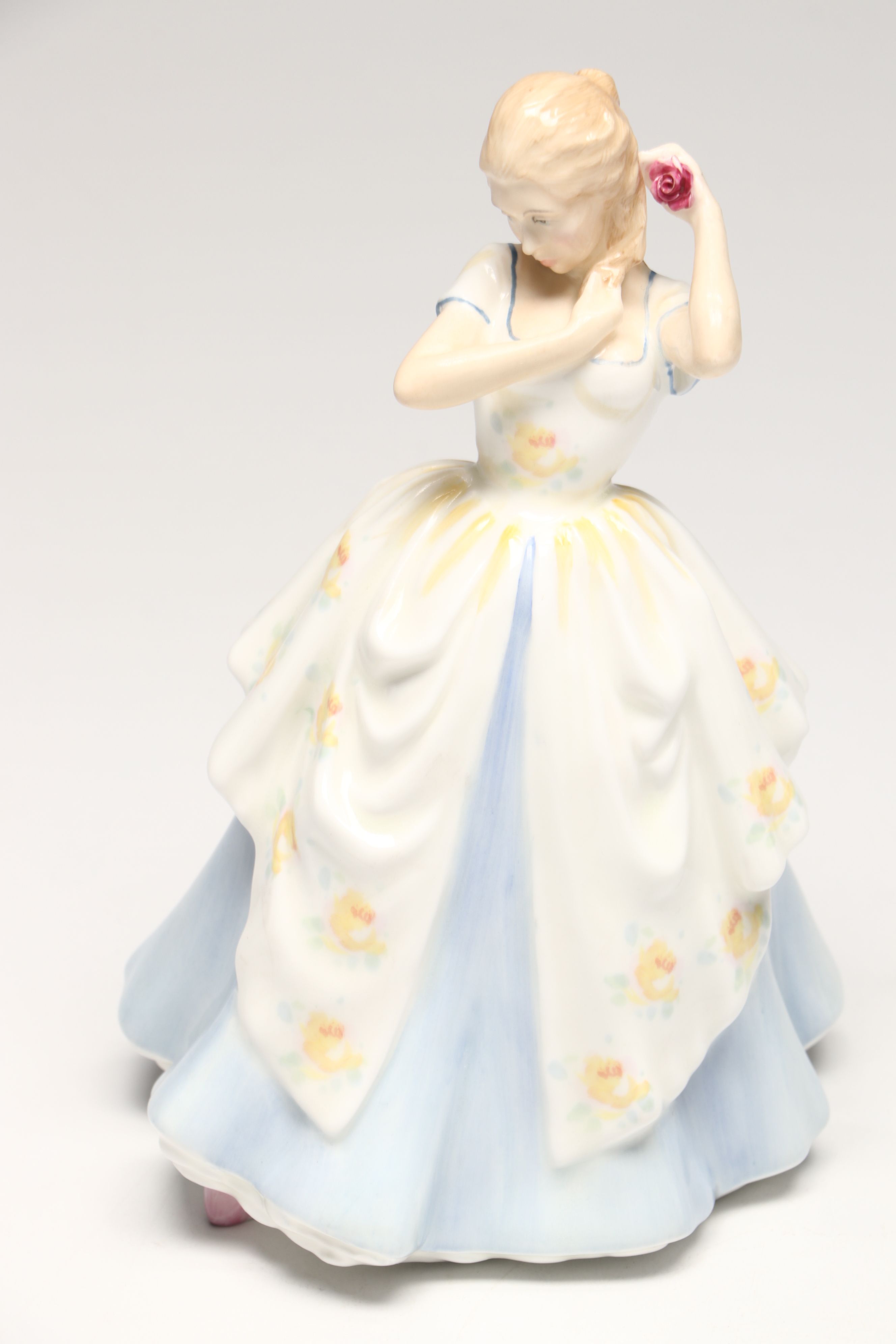 Quoizel Transfer Decorated Parlor Lamp with Sonoma Cheese Plate and More Décor