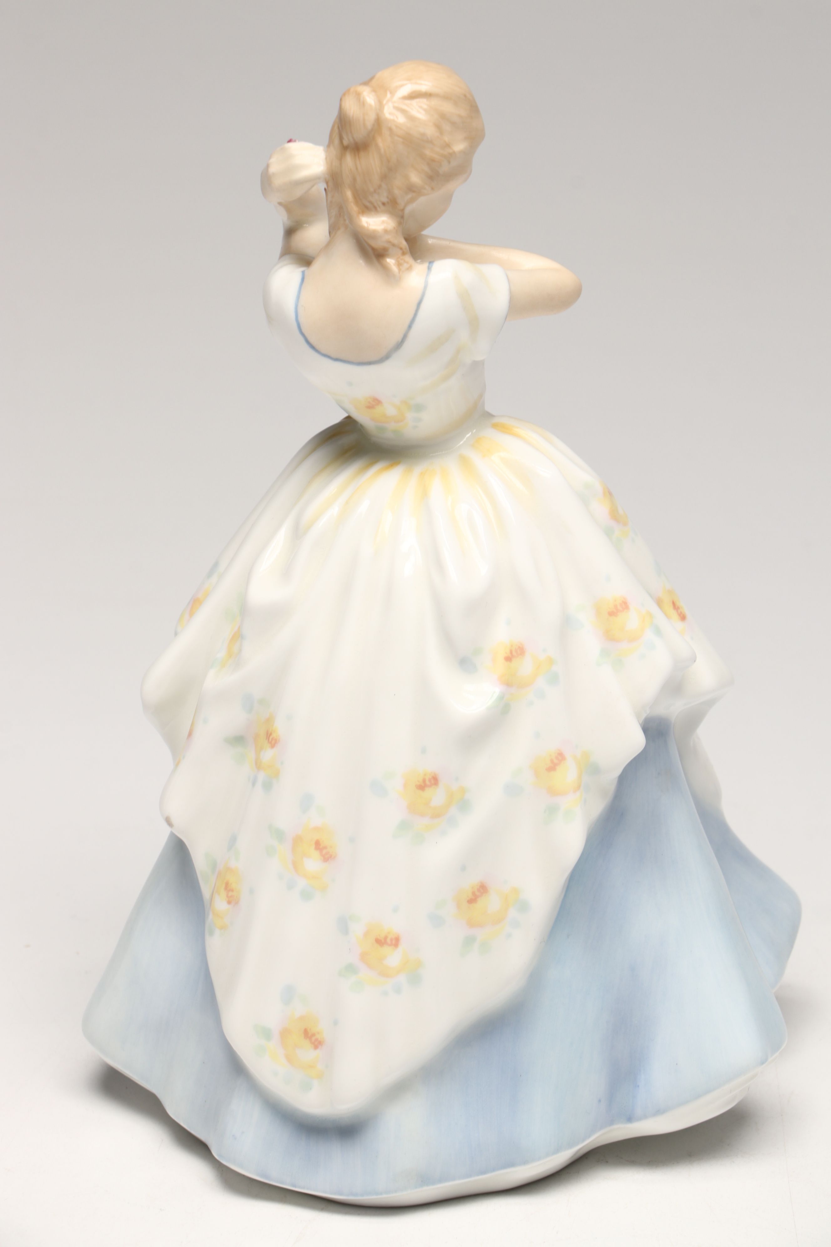 Quoizel Transfer Decorated Parlor Lamp with Sonoma Cheese Plate and More Décor