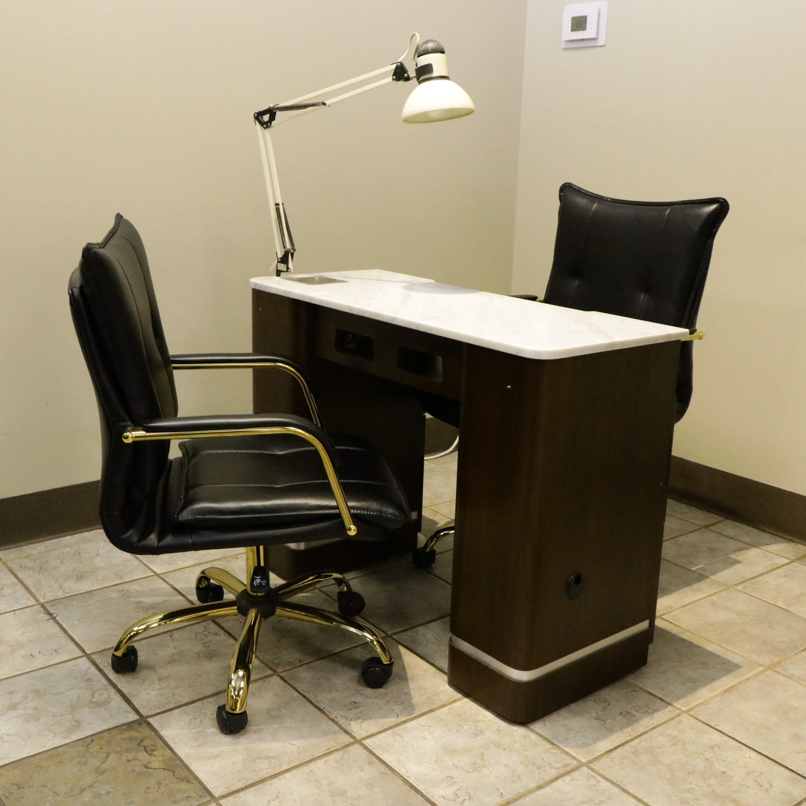 Contemporary New Star Spa & Furniture Corp. Manicure Table and Chairs