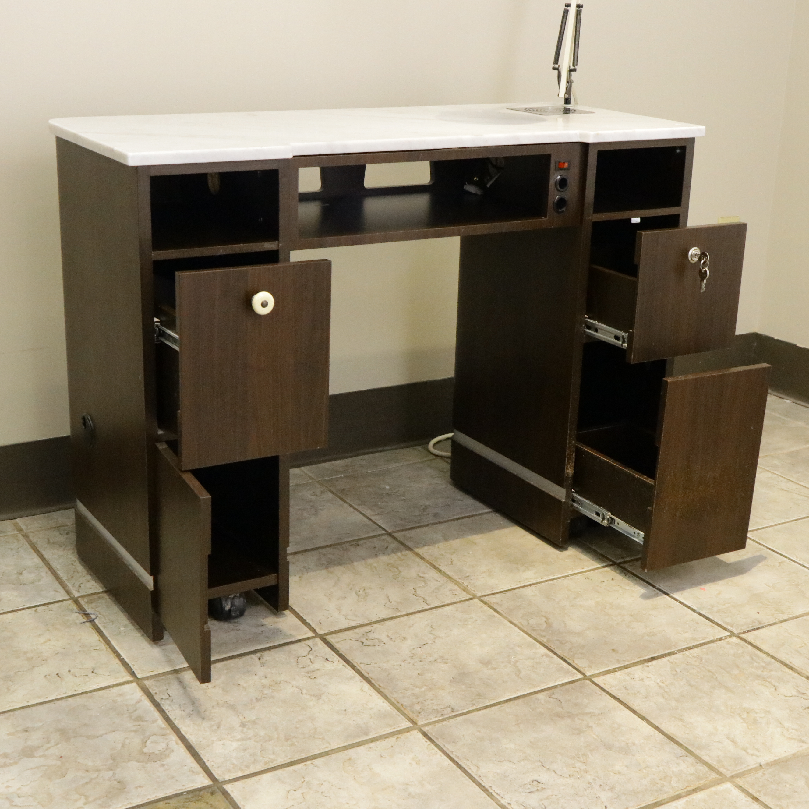 Contemporary New Star Spa & Furniture Corp. Manicure Table and Chairs