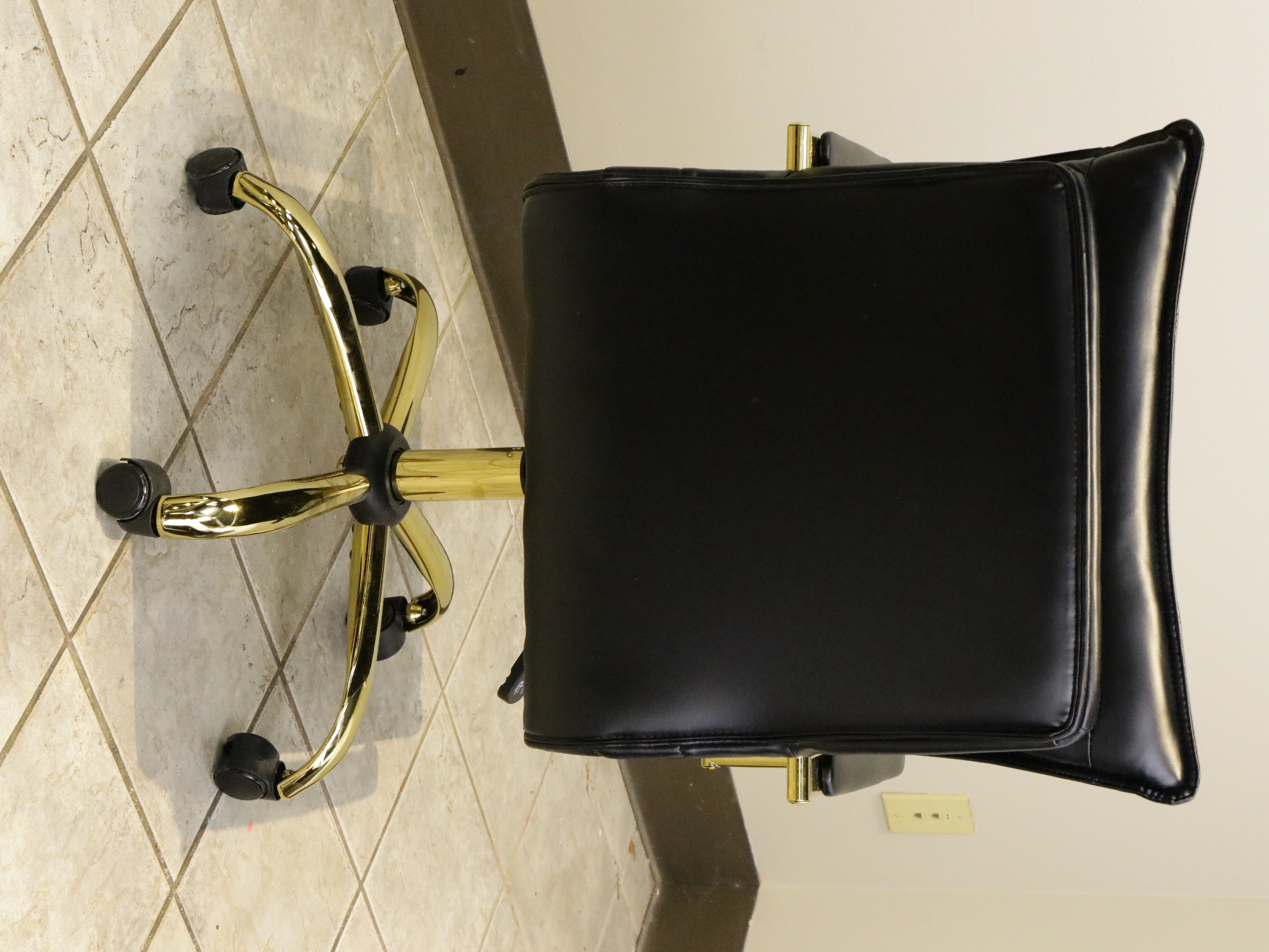 Contemporary New Star Spa & Furniture Corp. Manicure Table and Chairs