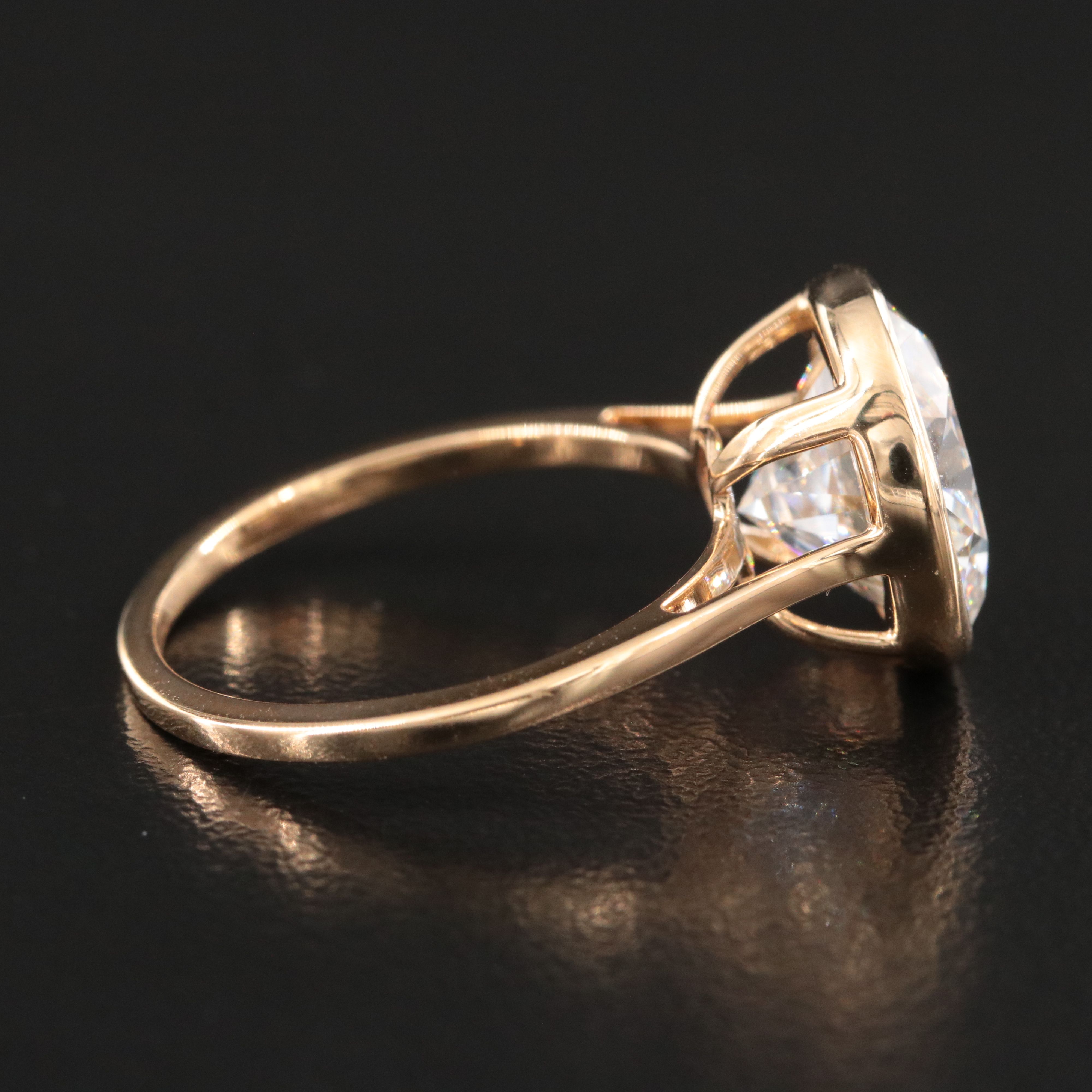 18K 5.01 CT Lab Grown Diamond Solitaire Ring with IGI Report