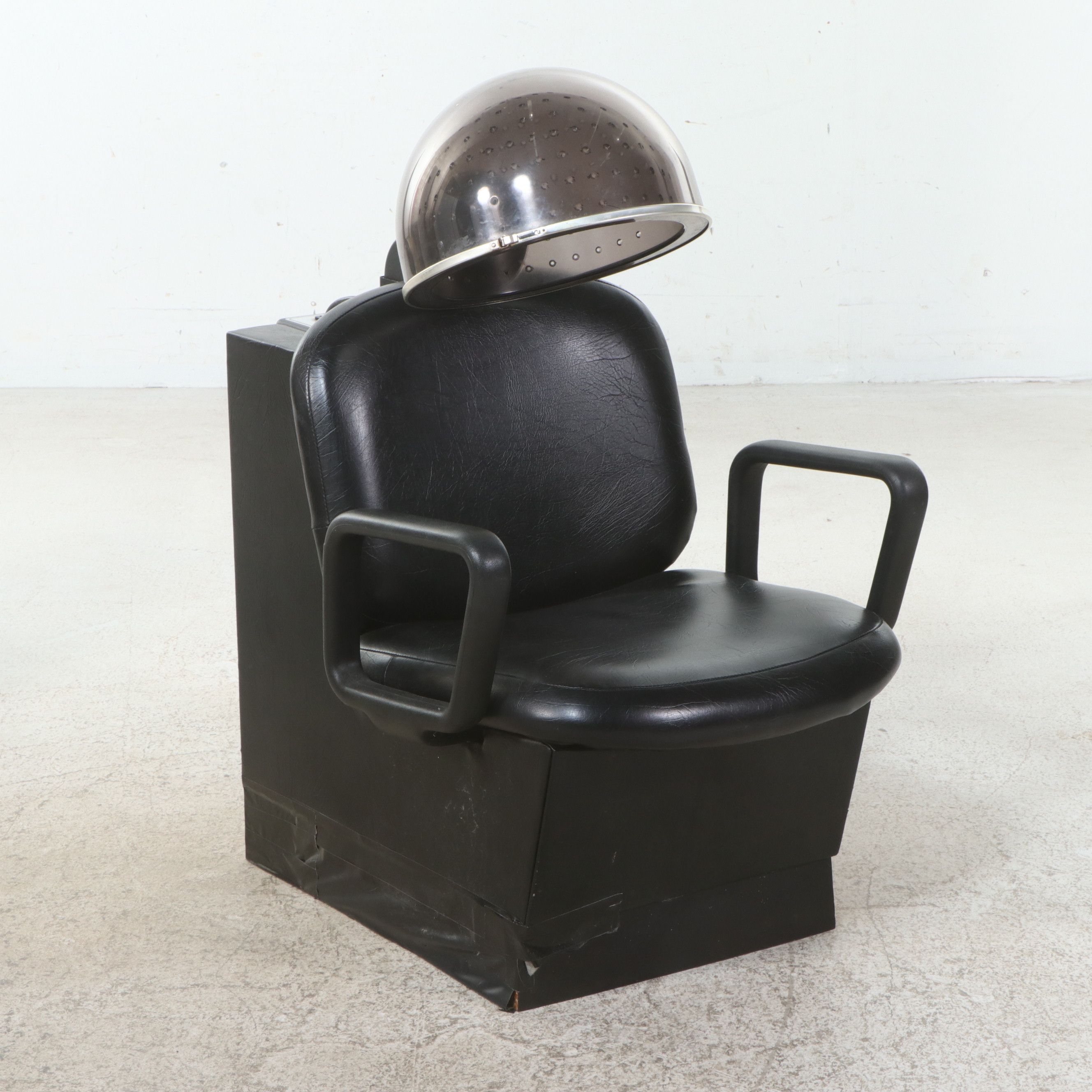 Pair of Highland "Milo II" Professional Hooded Hair Dryer Chairs