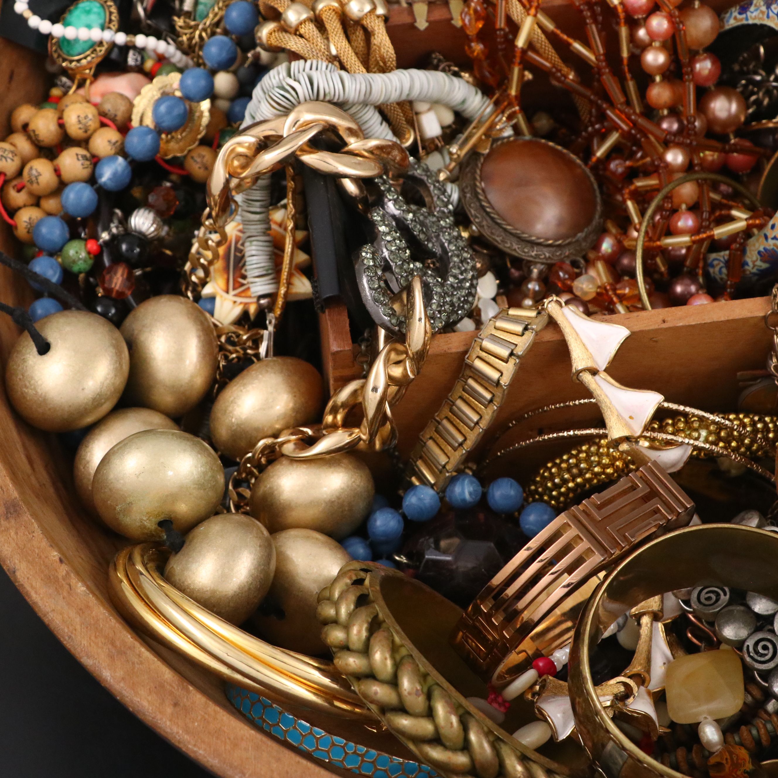 Uncommon Discoveries: Jewelry Collection