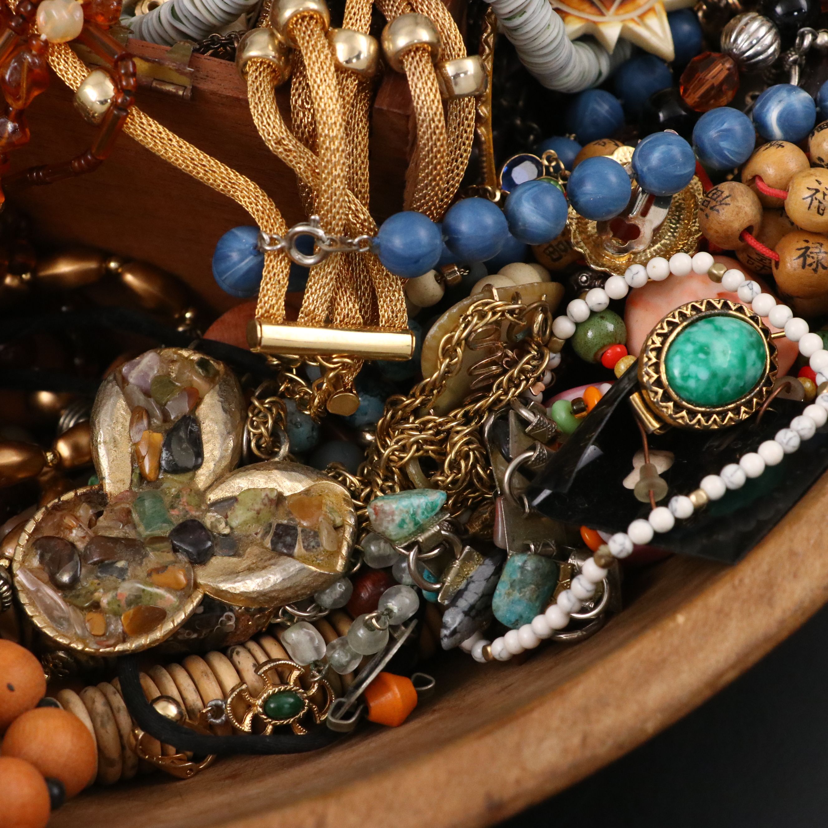 Uncommon Discoveries: Jewelry Collection