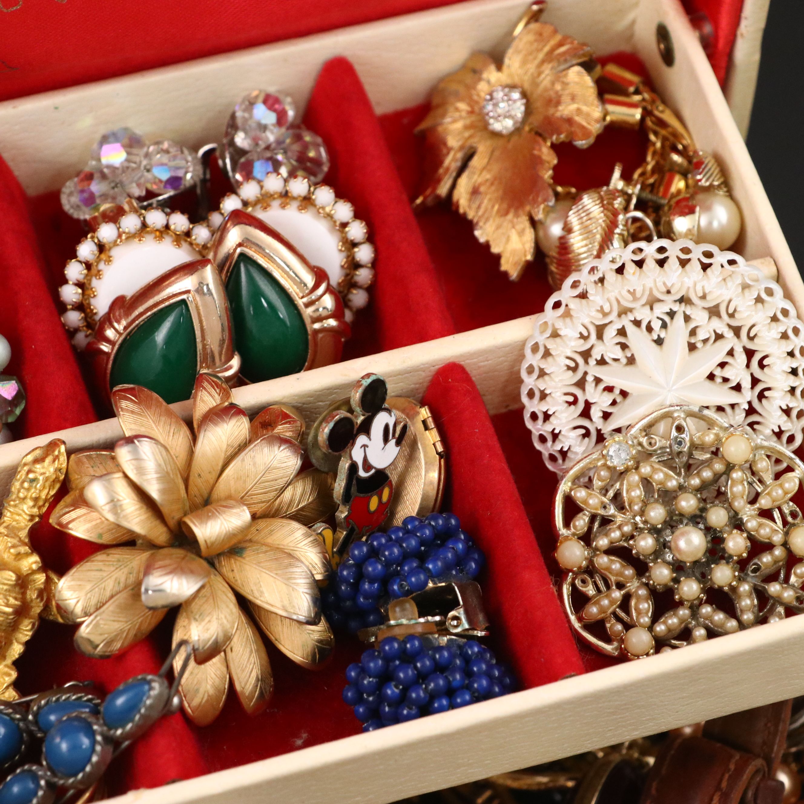 Uncommon Discoveries: Jewelry Collection