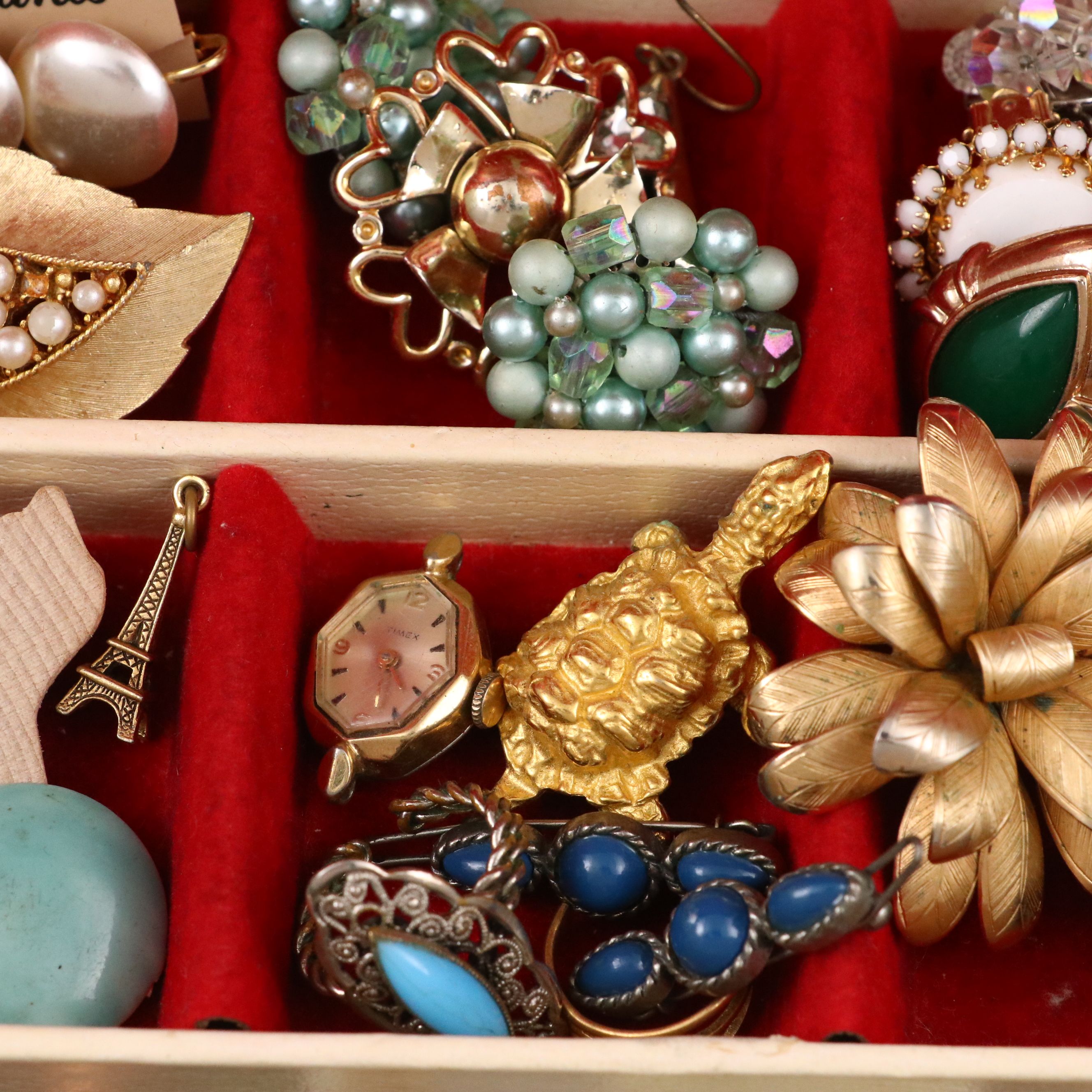 Uncommon Discoveries: Jewelry Collection