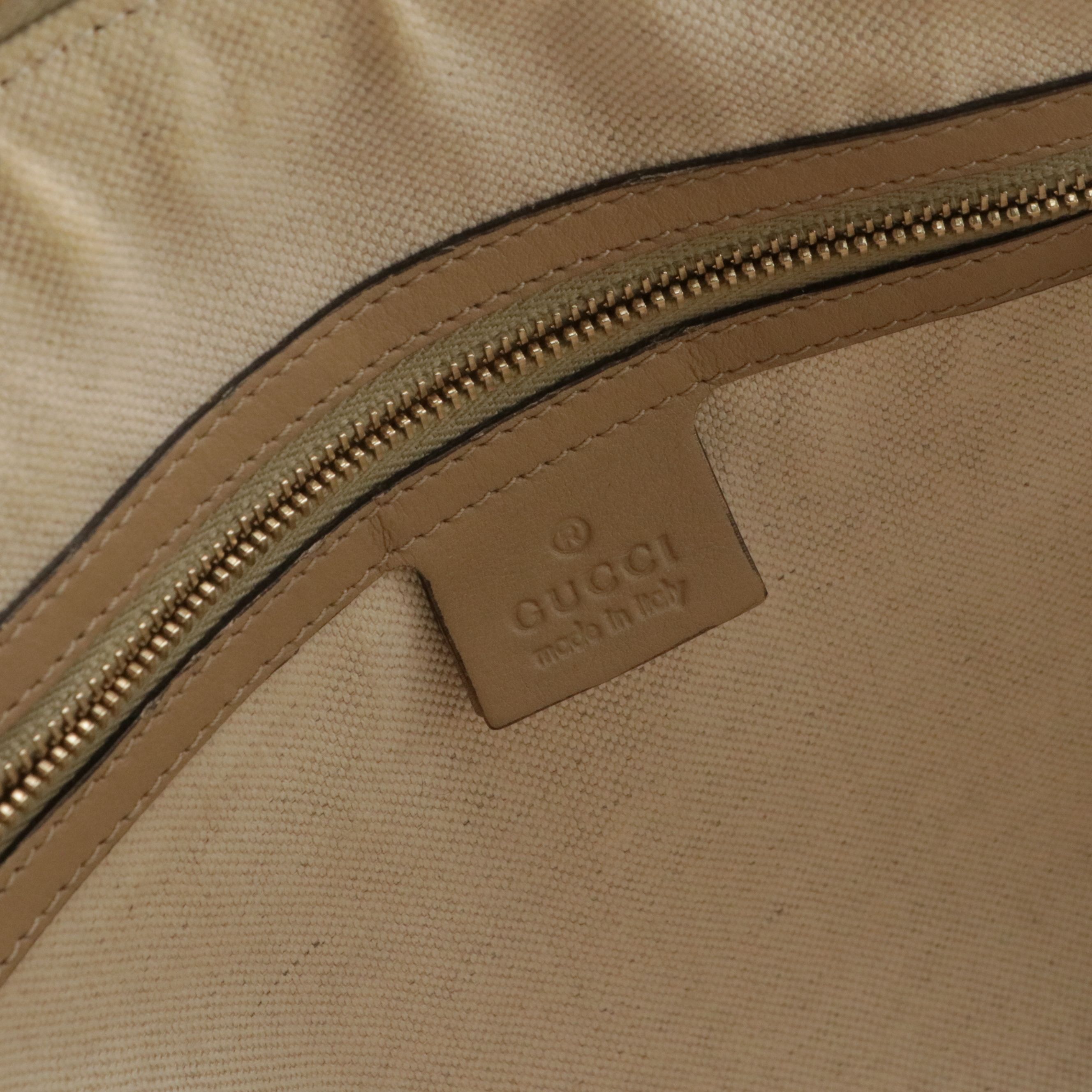 Gucci Domed Nice Two-Way Bag in Beige Microguccissima Calfskin Leather