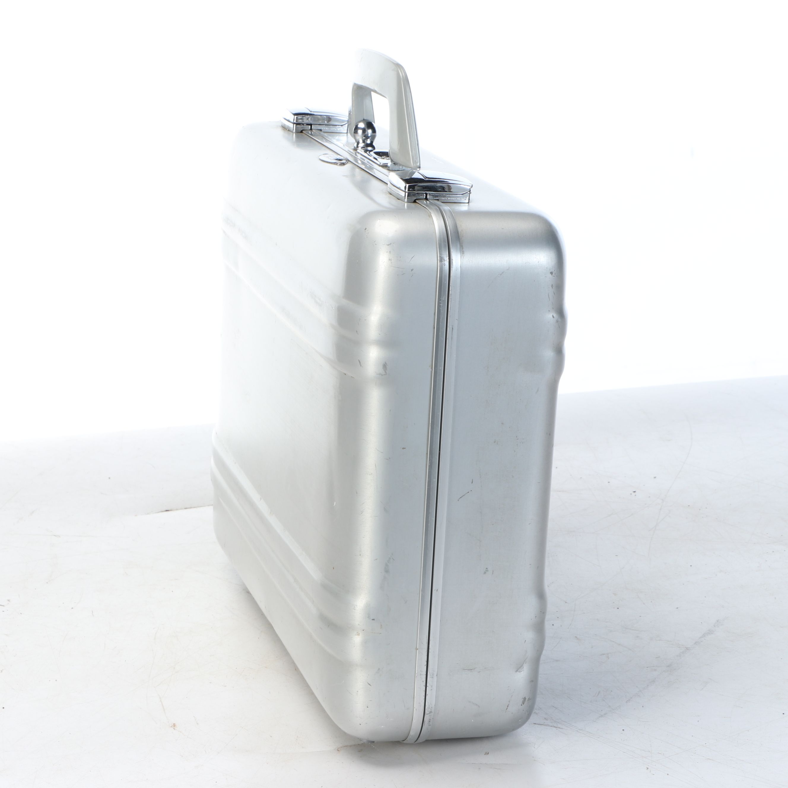 Elite by Zero Halliburton Aluminum Locking Attaché Cases, Late 20th C.