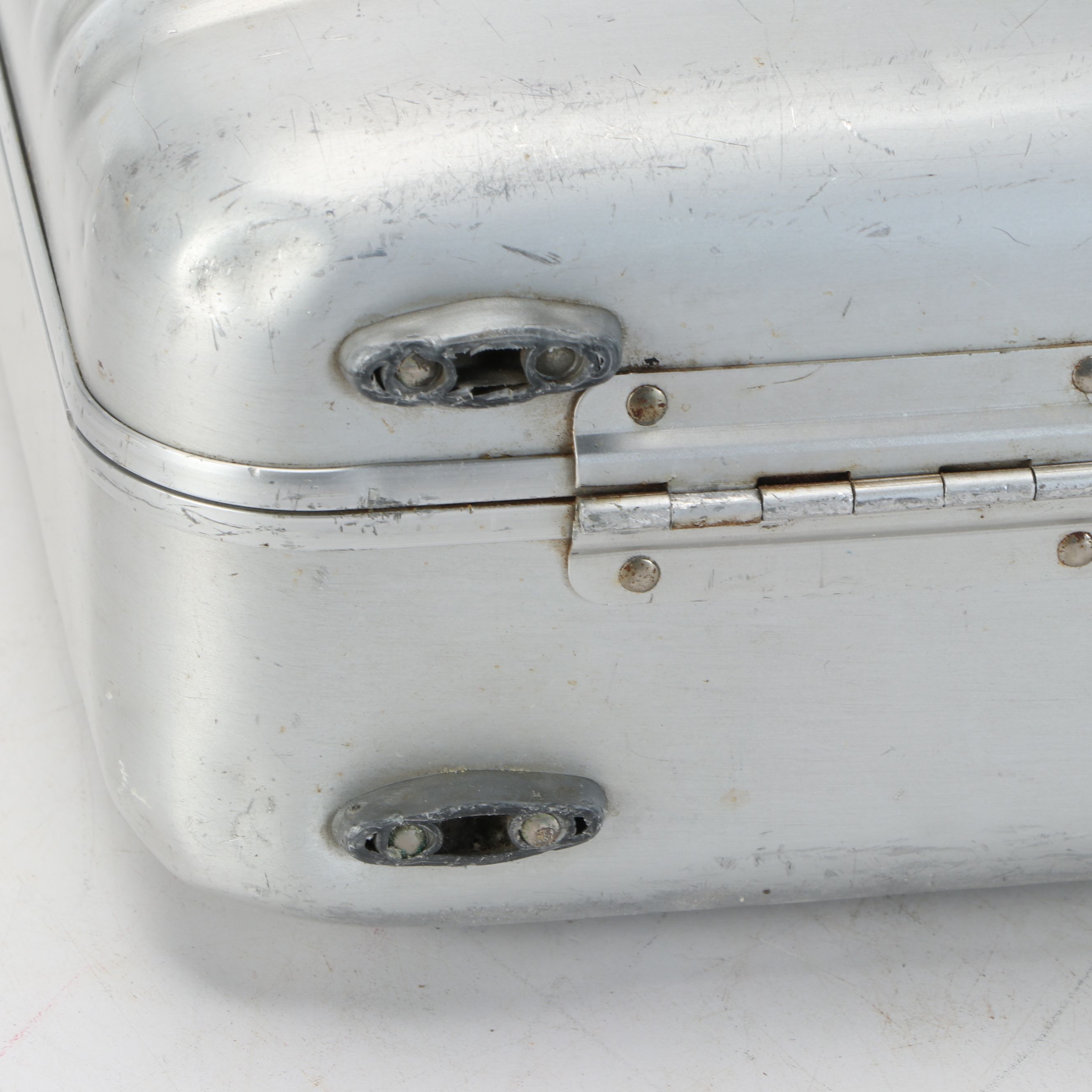 Elite by Zero Halliburton Aluminum Locking Attaché Cases, Late 20th C.