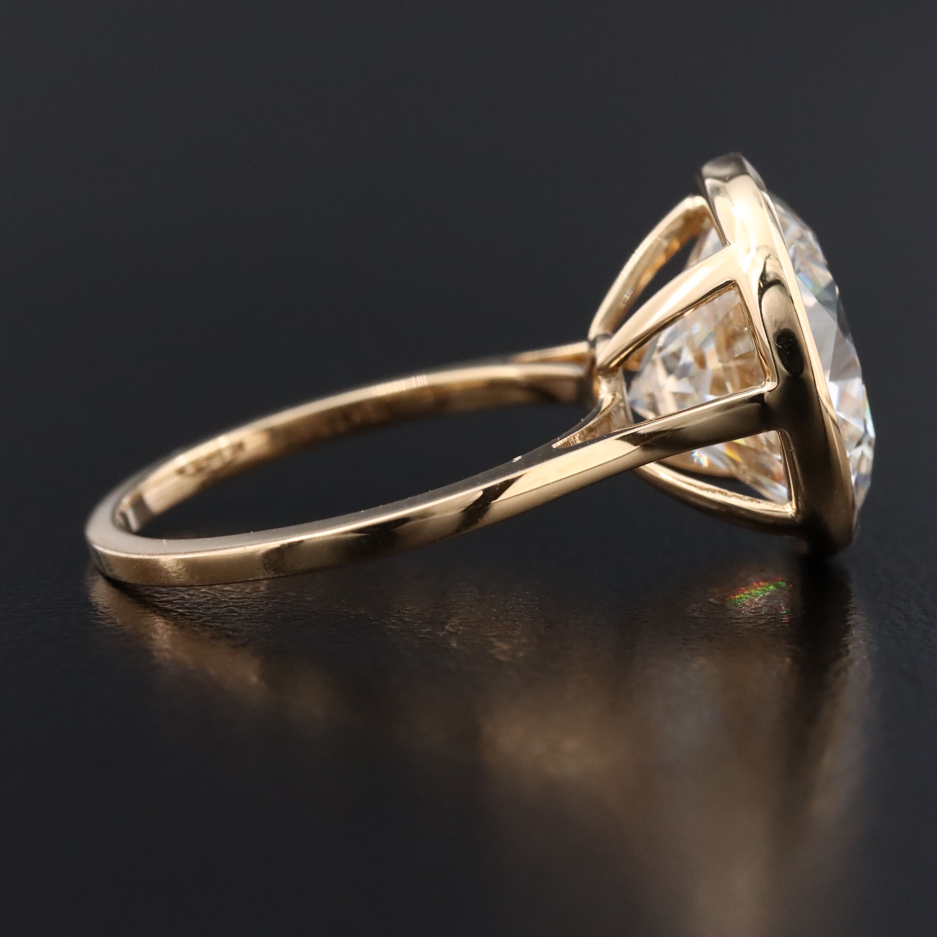 18K 7.41 CT Lab Grown Diamond Solitaire Ring with IGI Report