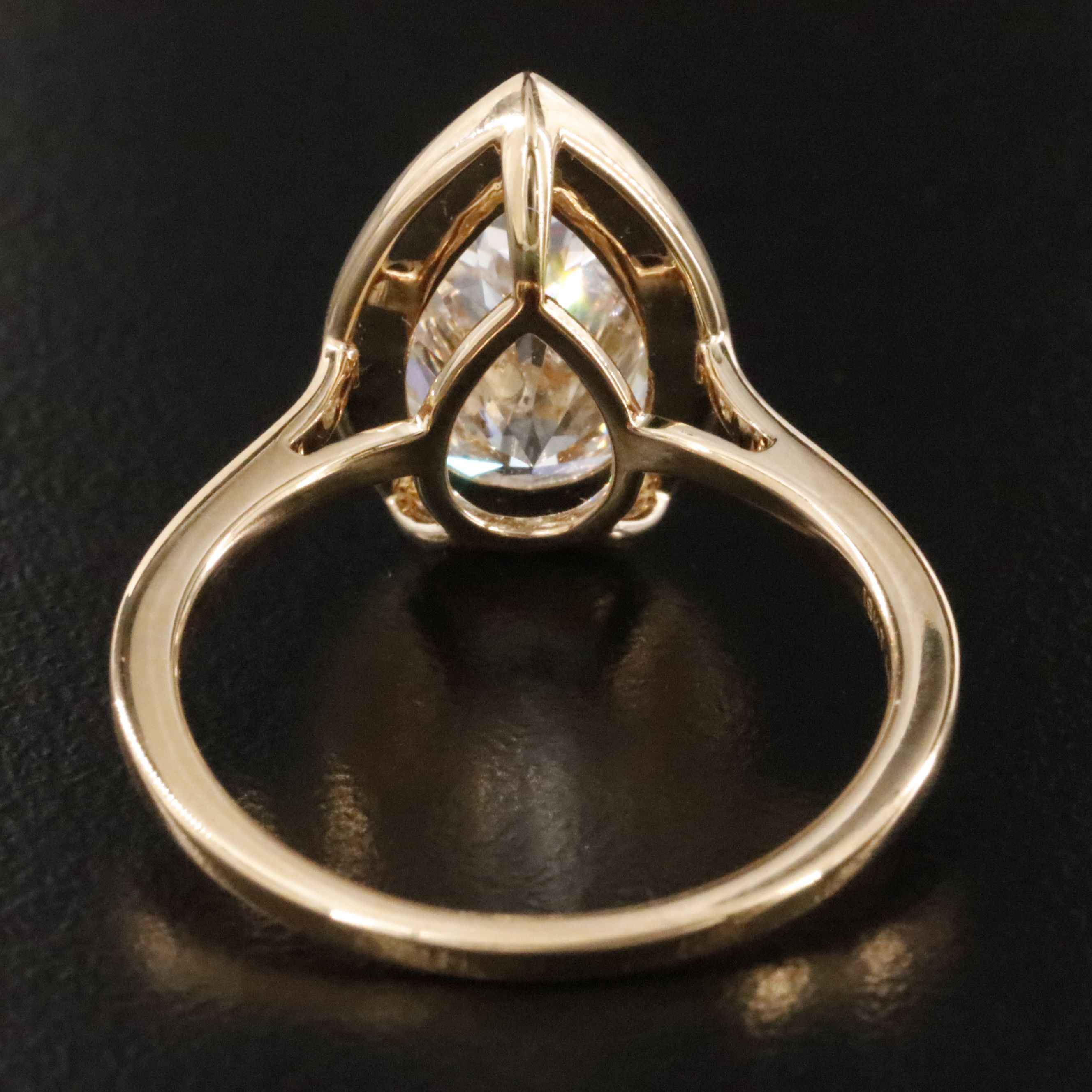 18K 4.06 CT Lab Grown Diamond Solitaire Ring with IGI Report