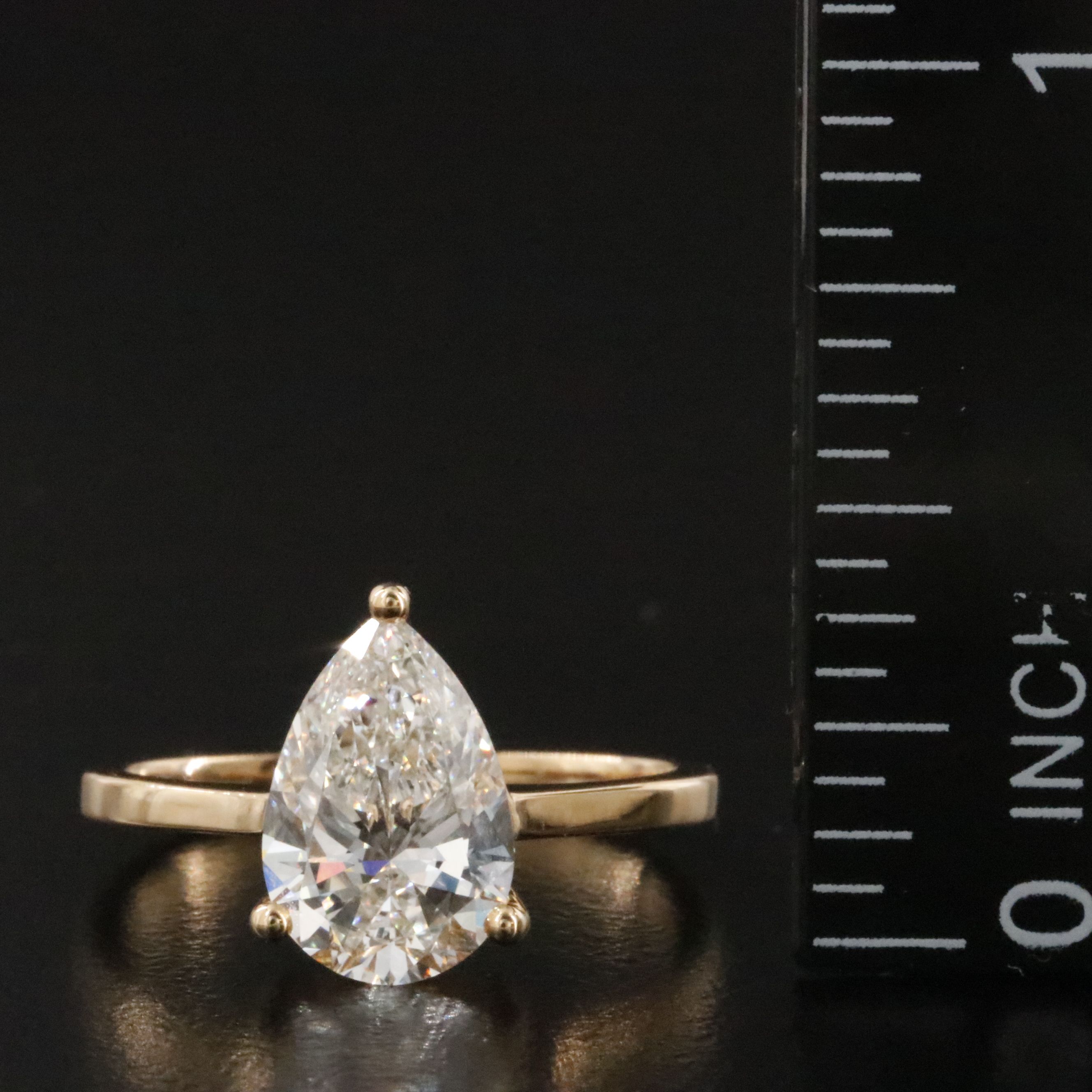 18K 2.00 CT Lab Grown Diamond Solitaire Ring with IGI Report