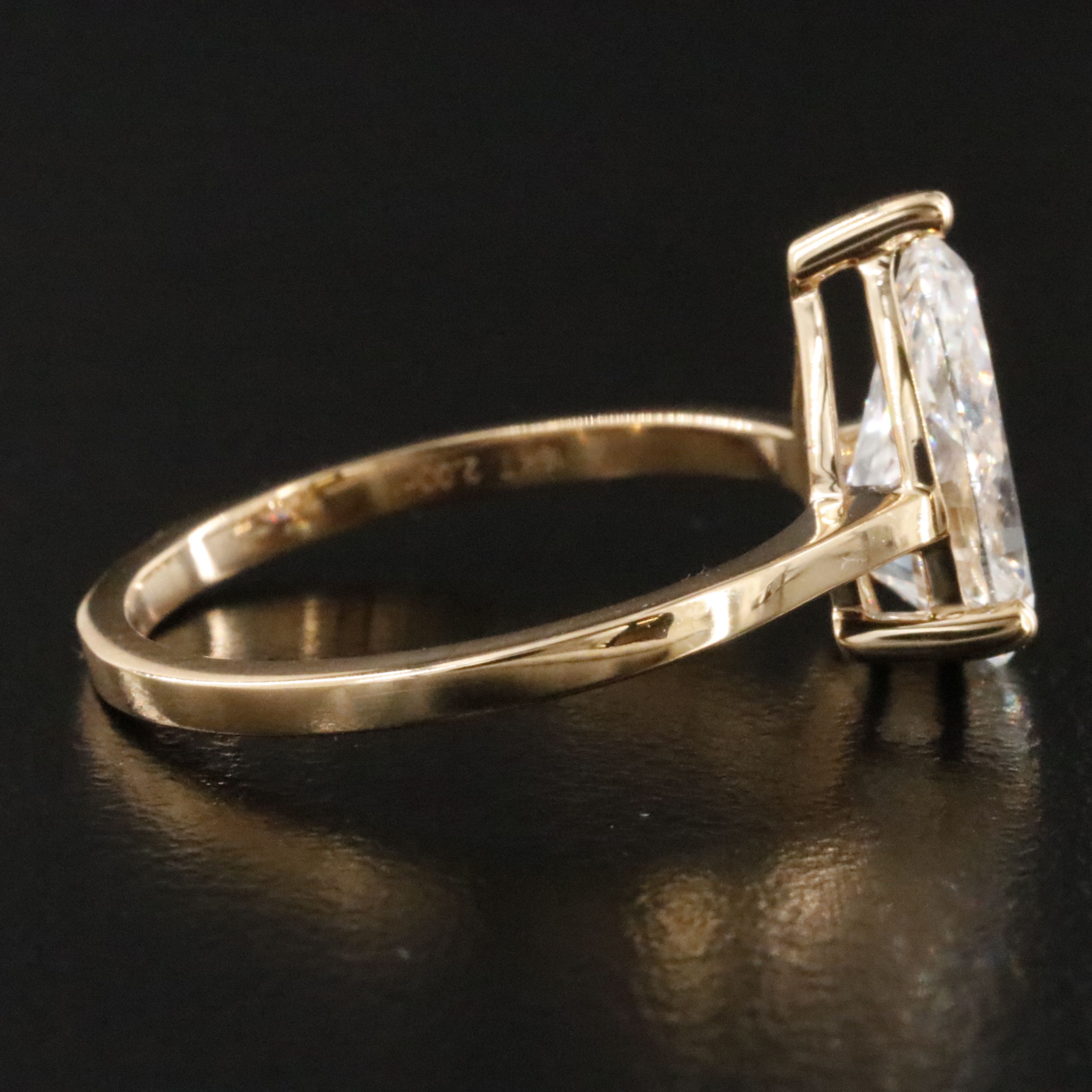 18K 2.00 CT Lab Grown Diamond Solitaire Ring with IGI Report