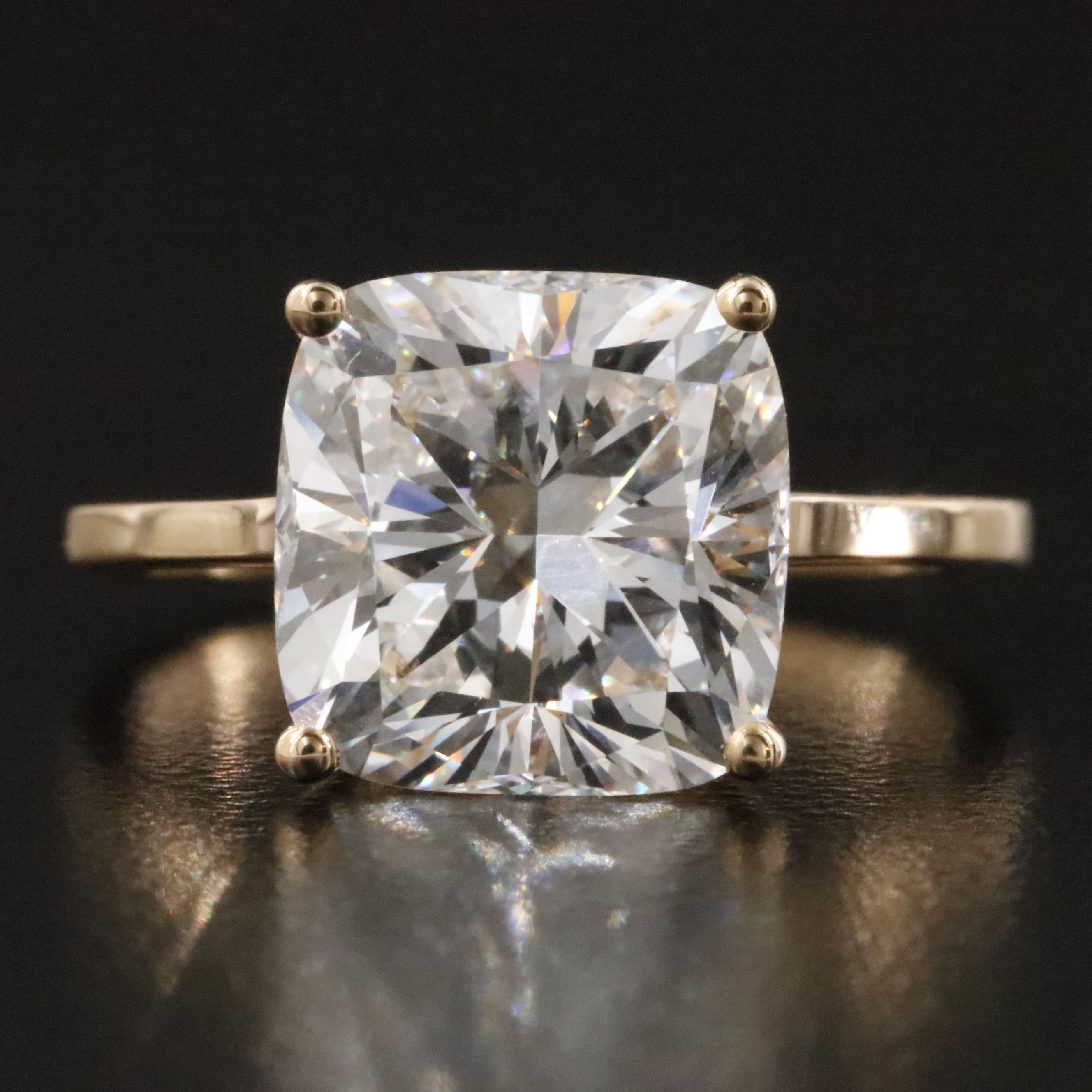 18K 5.01 CT Lab Grown Diamond Solitaire Ring with IGI Report