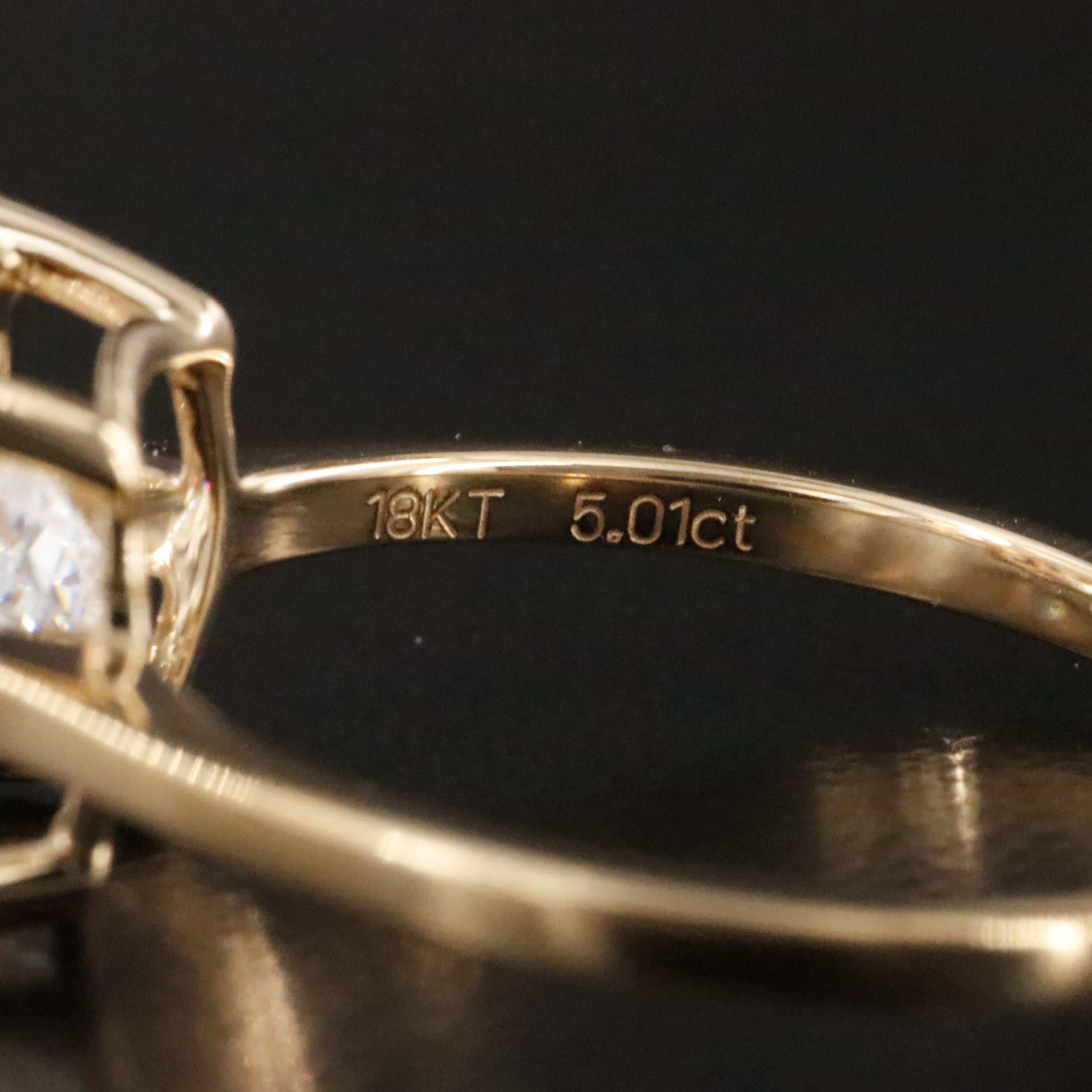 18K 5.01 CT Lab Grown Diamond Solitaire Ring with IGI Report