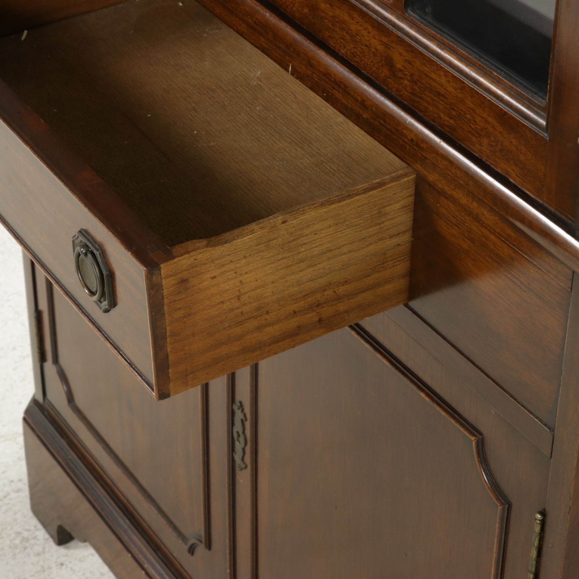 Brandt Federal Style Mahogany Corner Display Cabinet