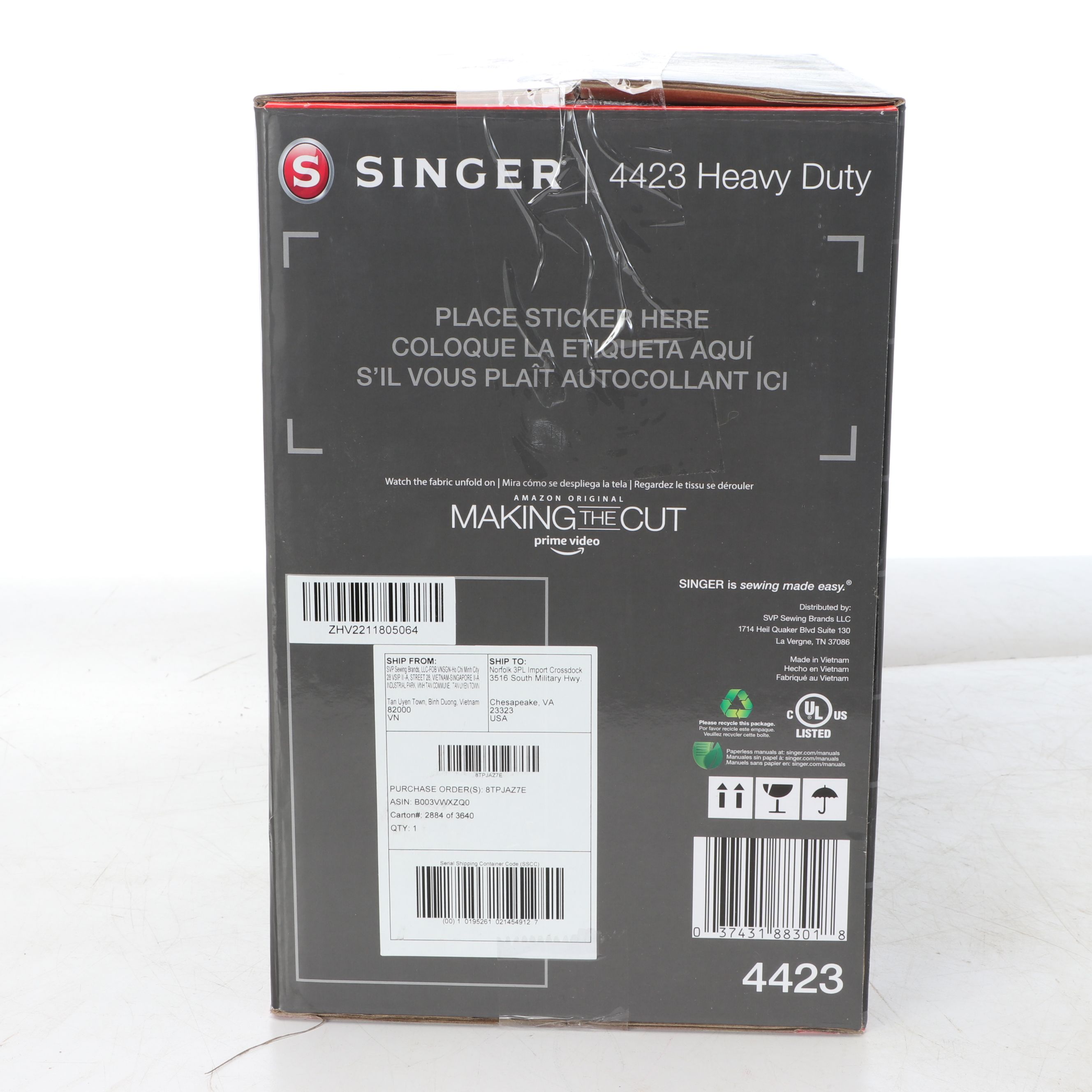Singer Heavy Duty Sewing Machine with Case