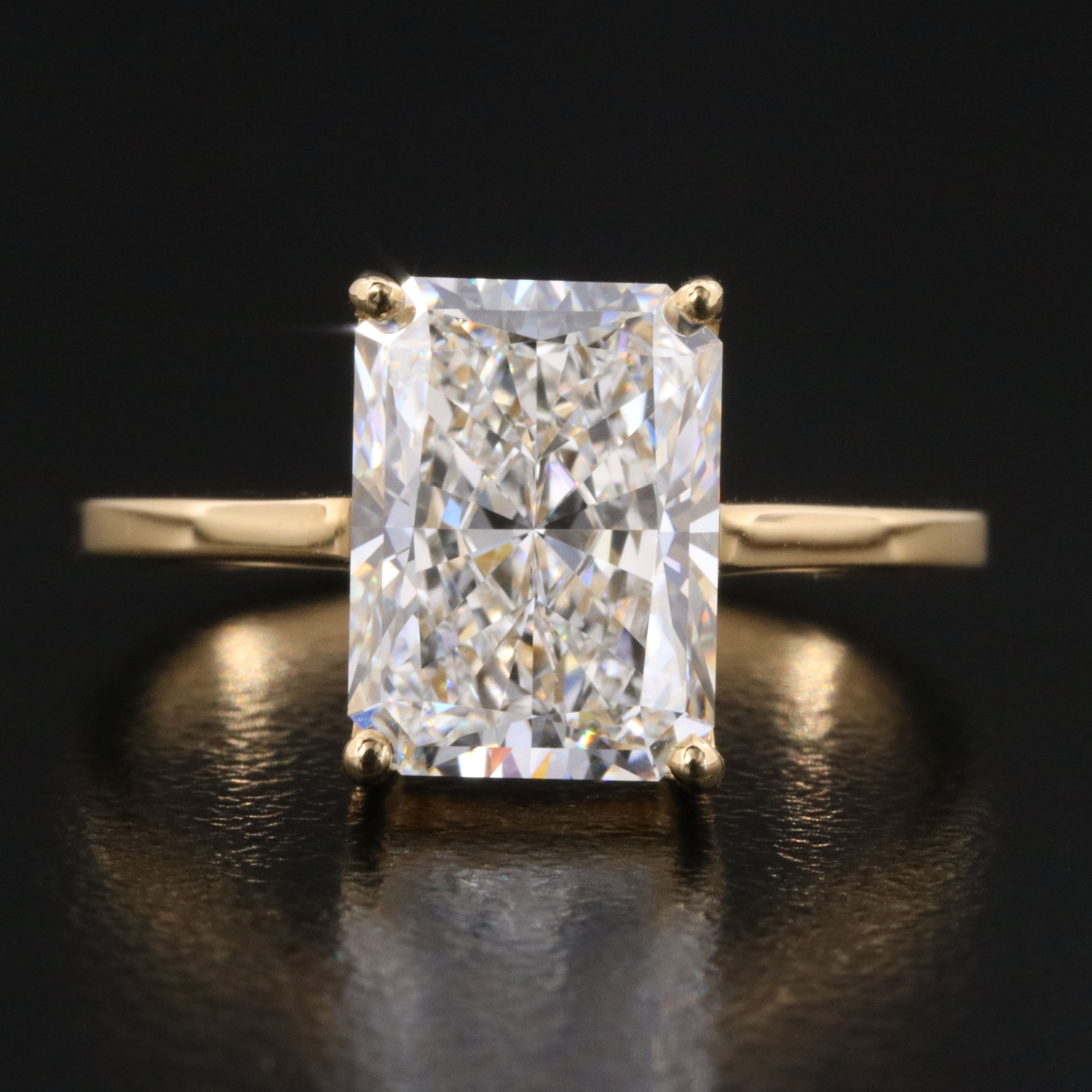 18K 3.08 CT Lab Grown Diamond Solitaire Ring with IGI Report