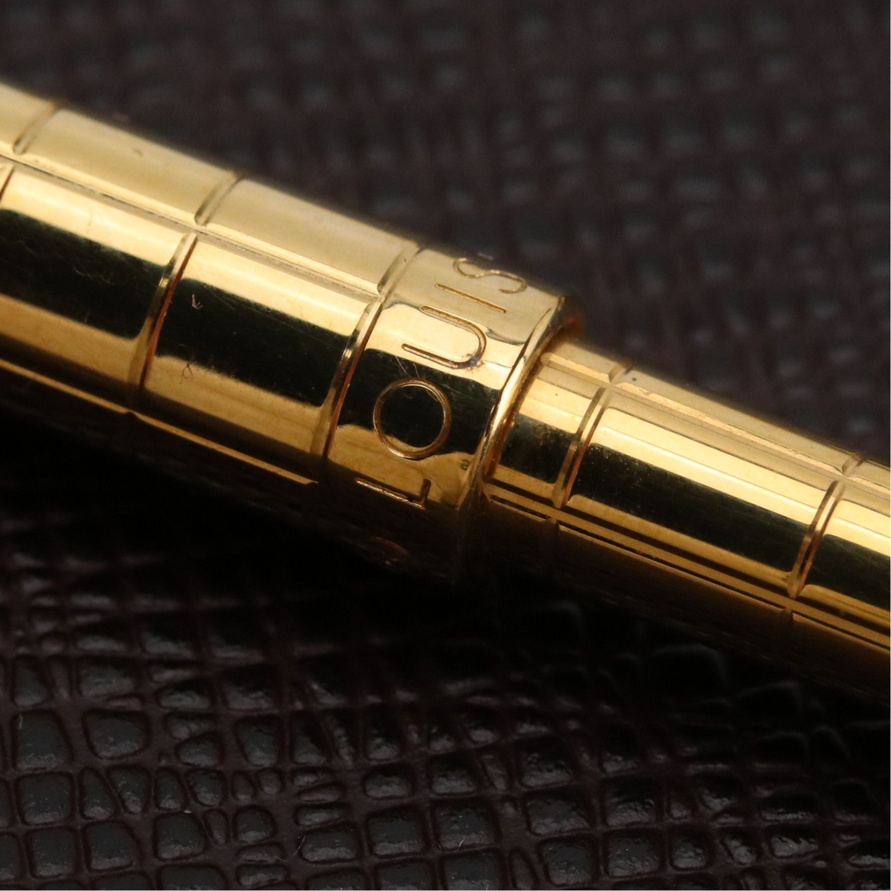 Louis Vuitton Small Ring Agenda Cover in Bordeaux Taïga Leather w/ Accessories