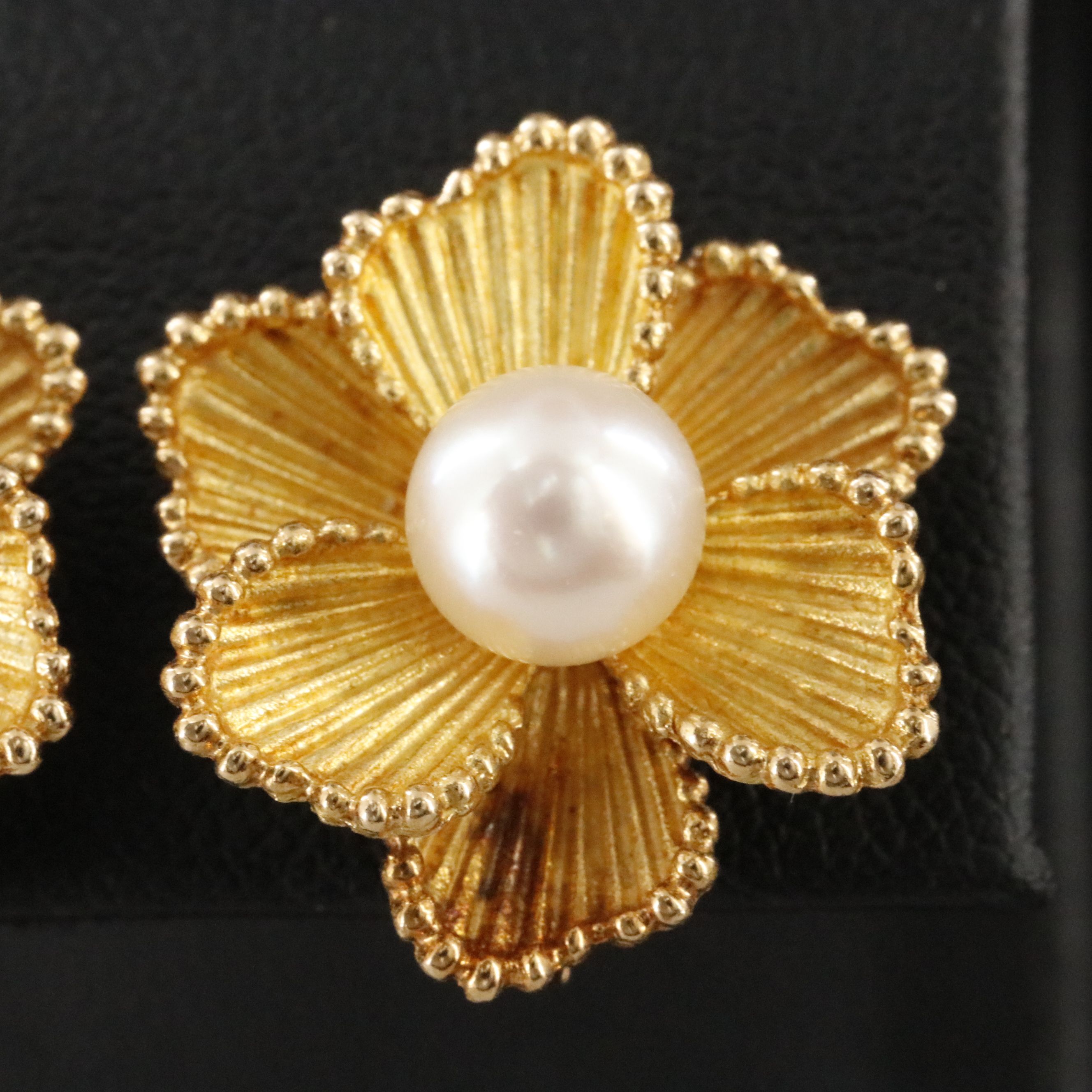 18K Pearl Flower Earrings