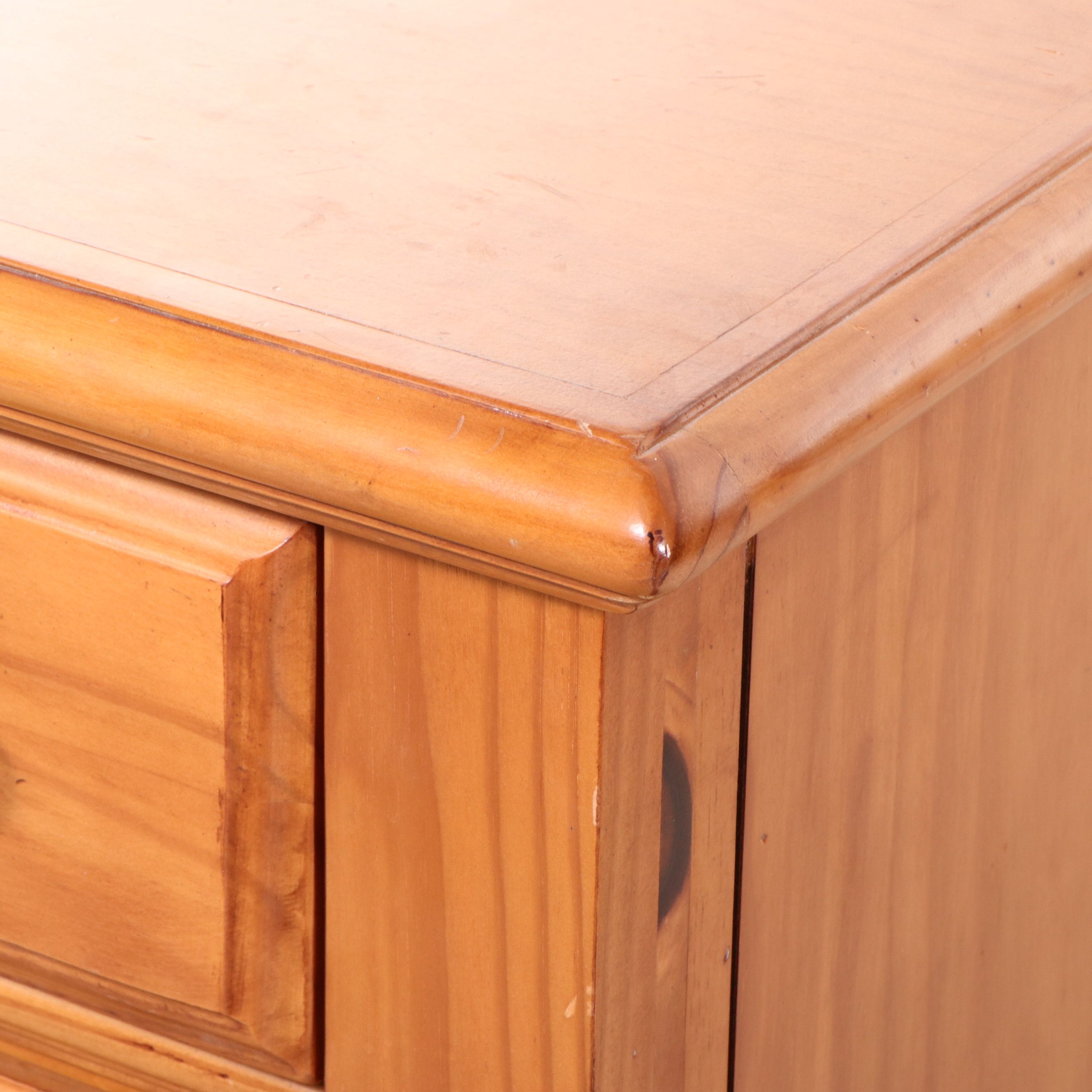 Colonial Style Pine Dresser with Center Cabinet