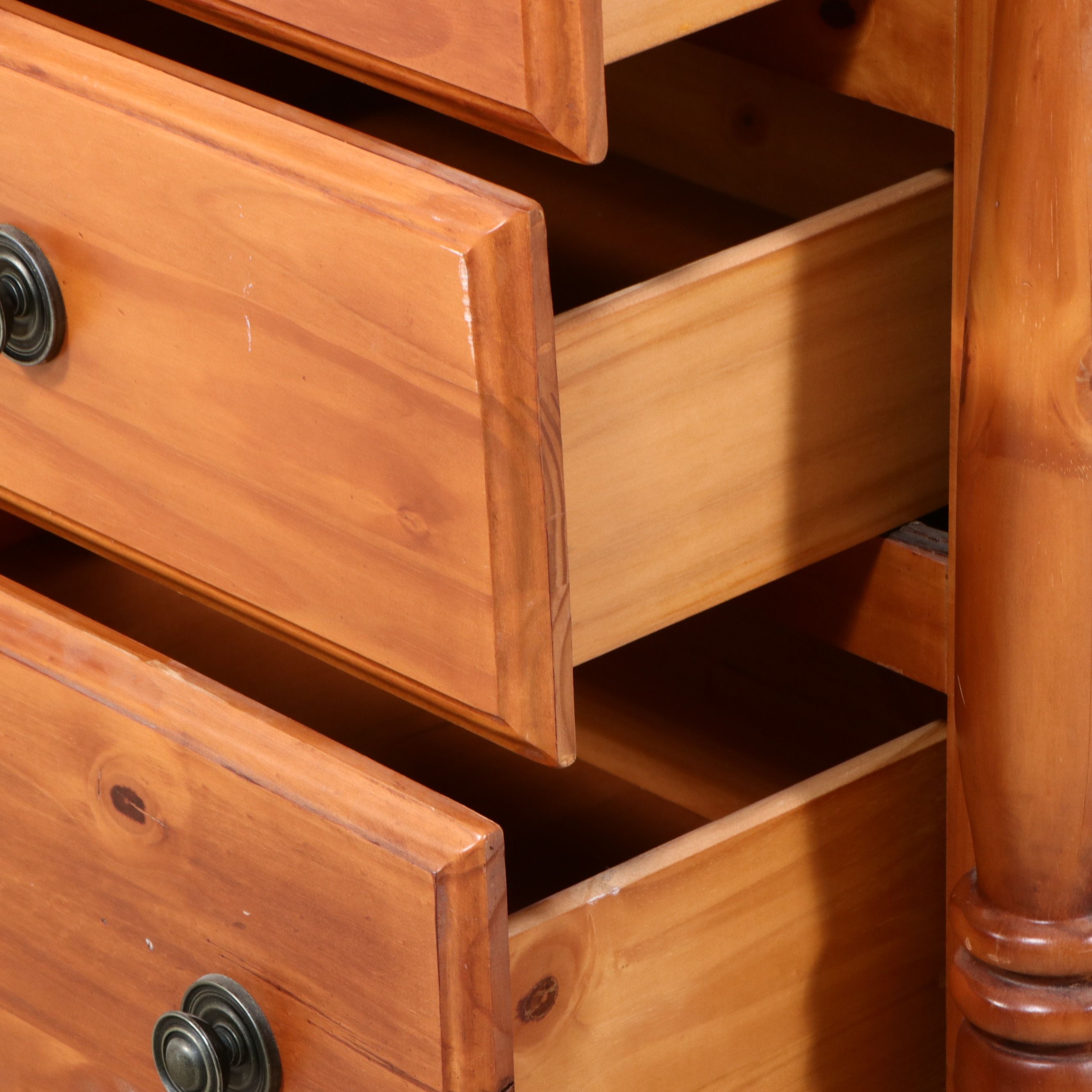 Colonial Style Pine Dresser with Center Cabinet