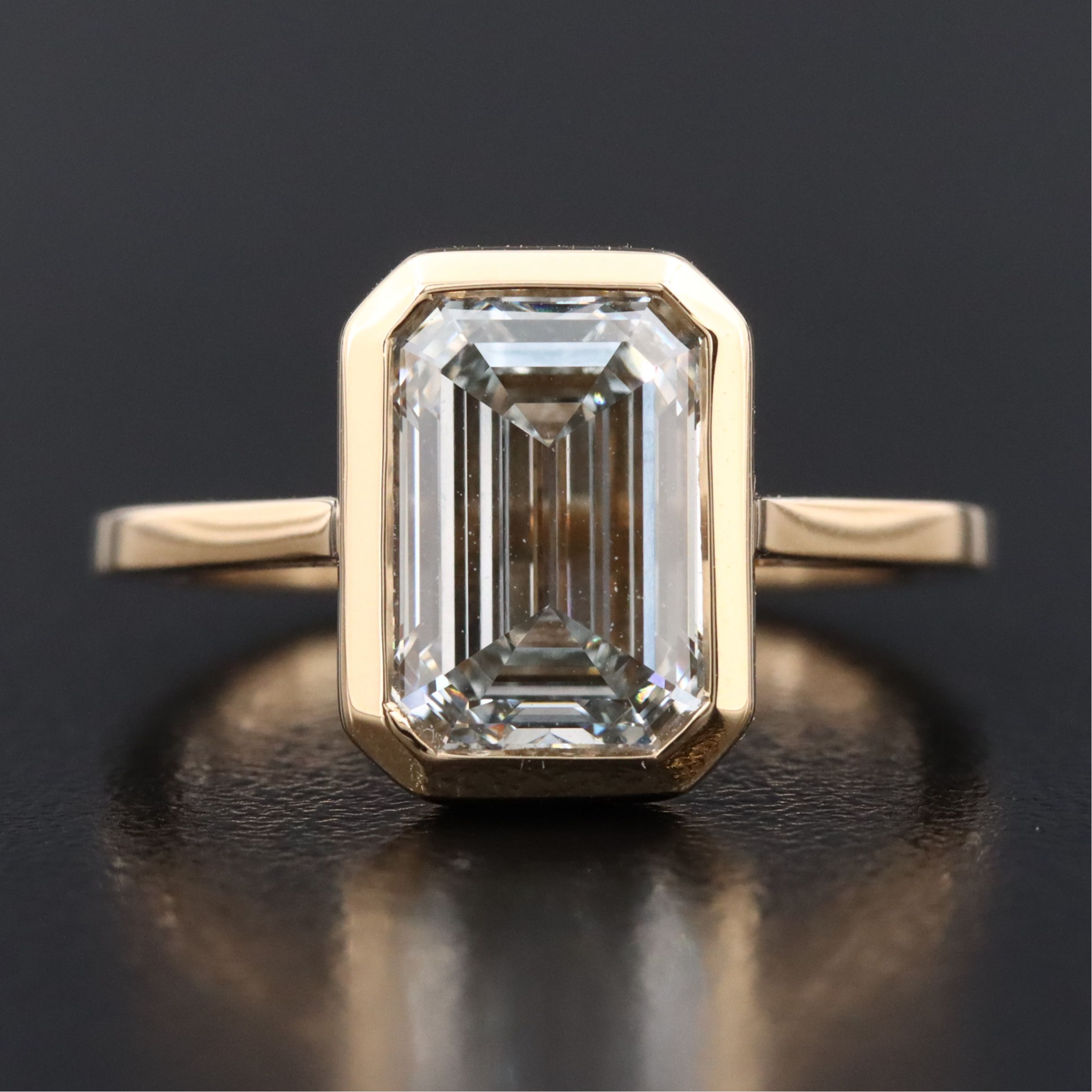 18K 3.14 CT Lab Grown Diamond Solitaire Ring with IGI Report