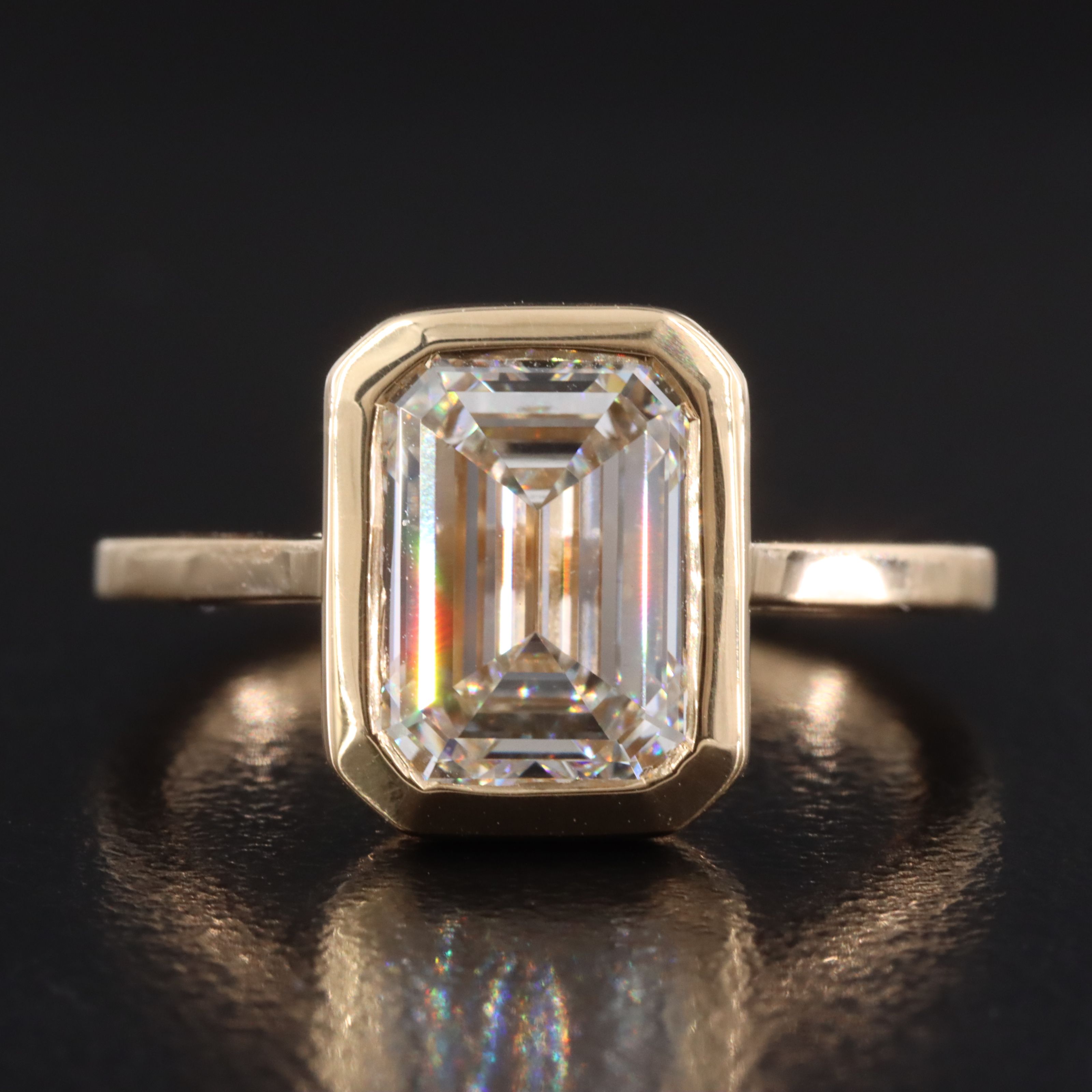 18K 3.08 CT Lab Grown Diamond Solitaire Ring with IGI Report