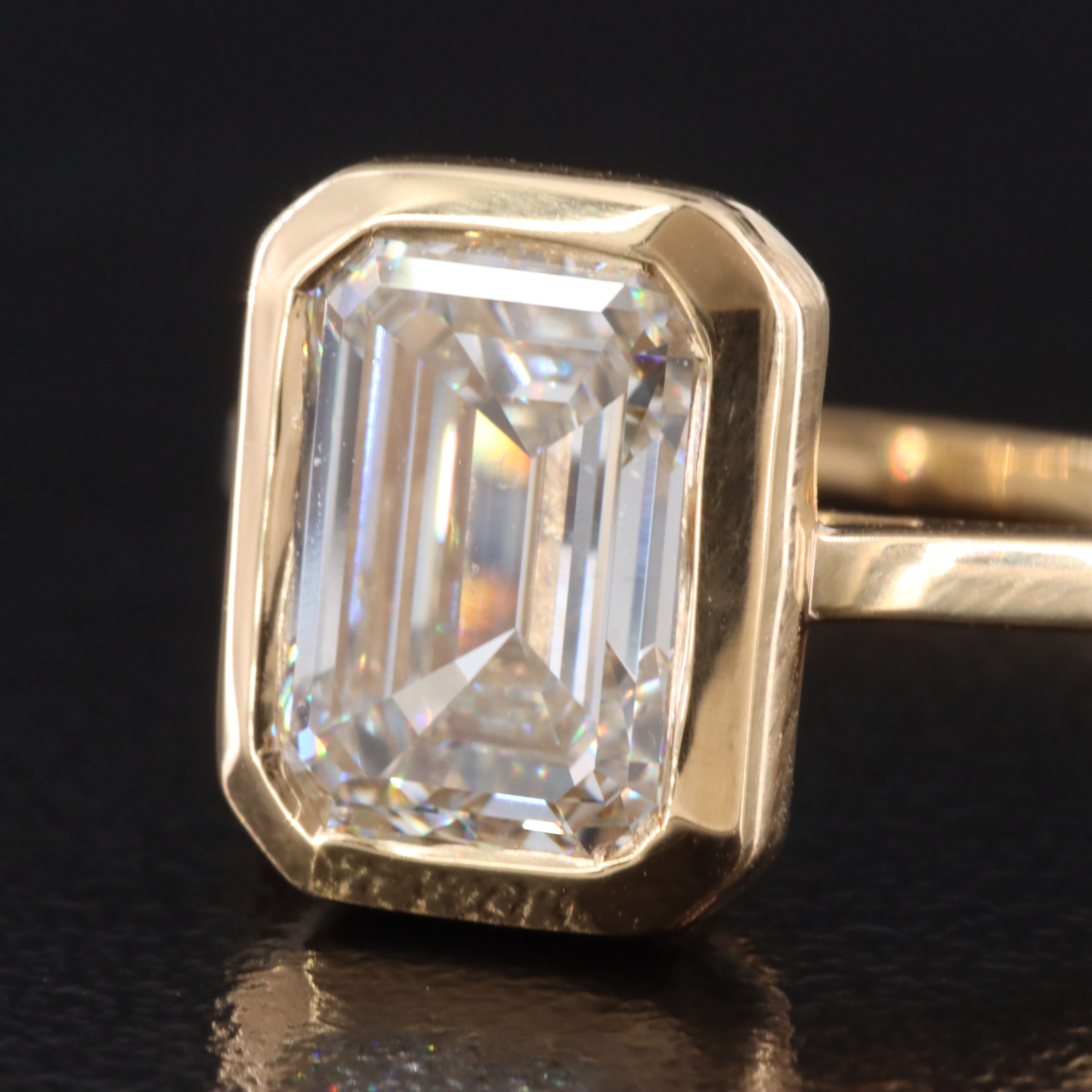 18K 3.08 CT Lab Grown Diamond Solitaire Ring with IGI Report