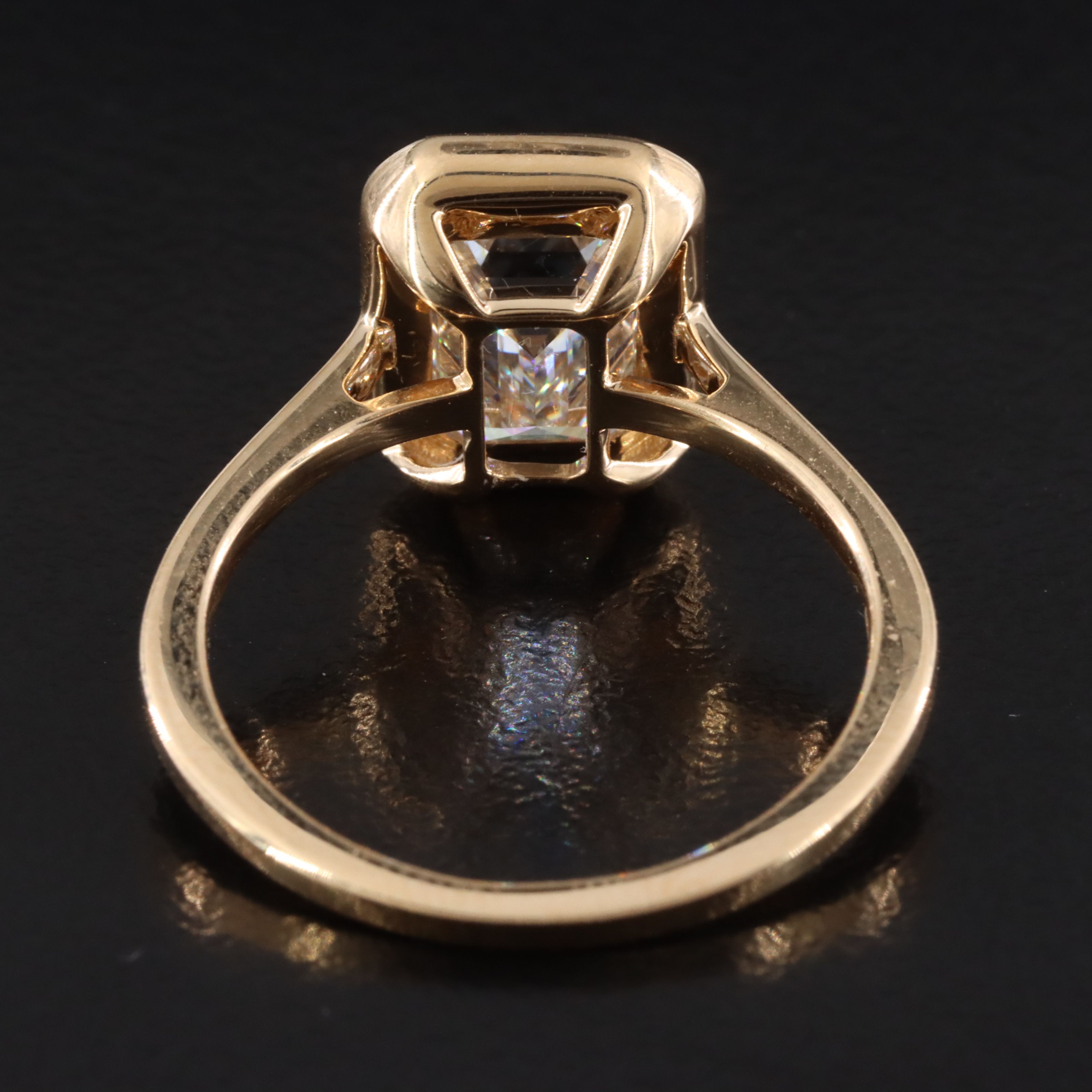 18K 3.08 CT Lab Grown Diamond Solitaire Ring with IGI Report