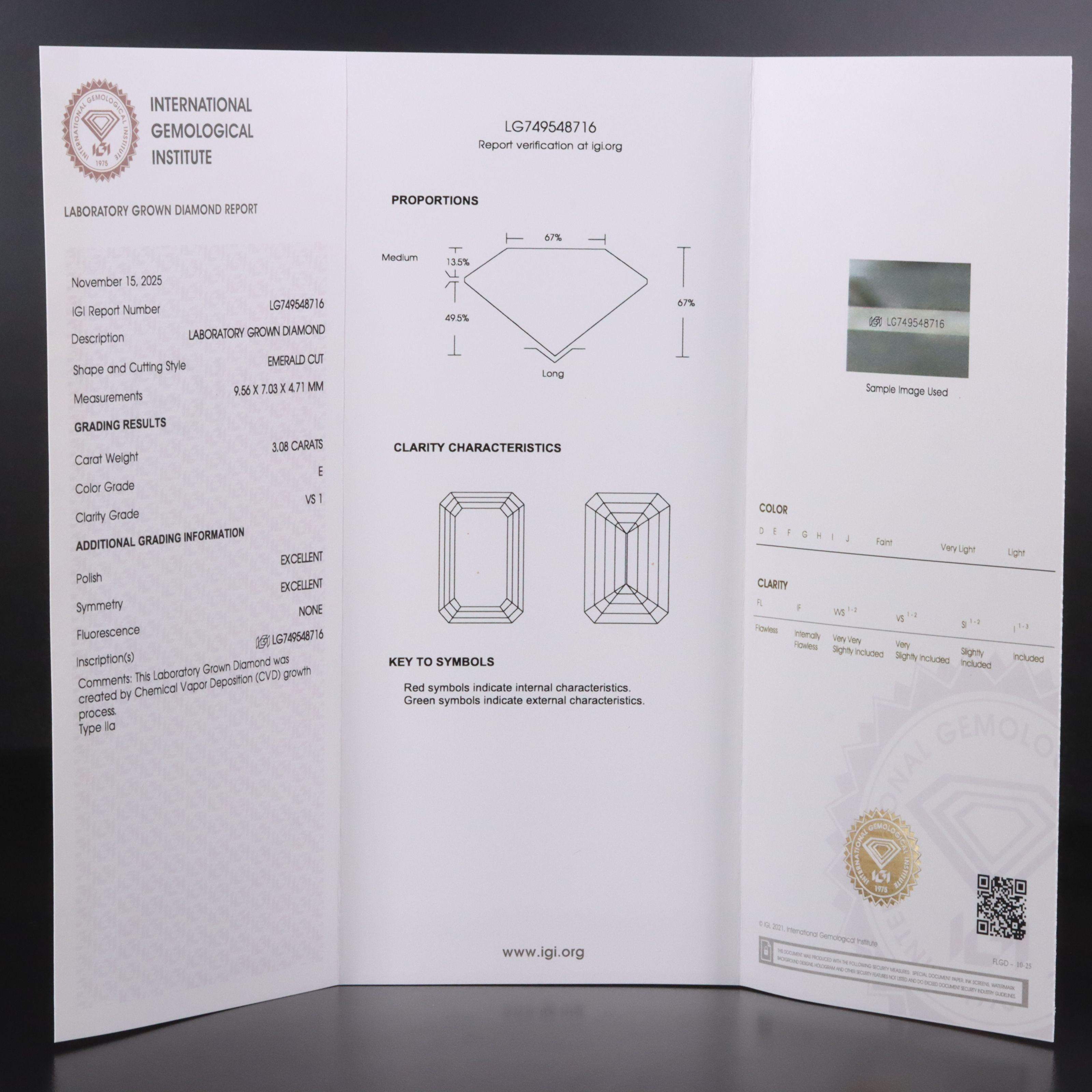 18K 3.08 CT Lab Grown Diamond Solitaire Ring with IGI Report