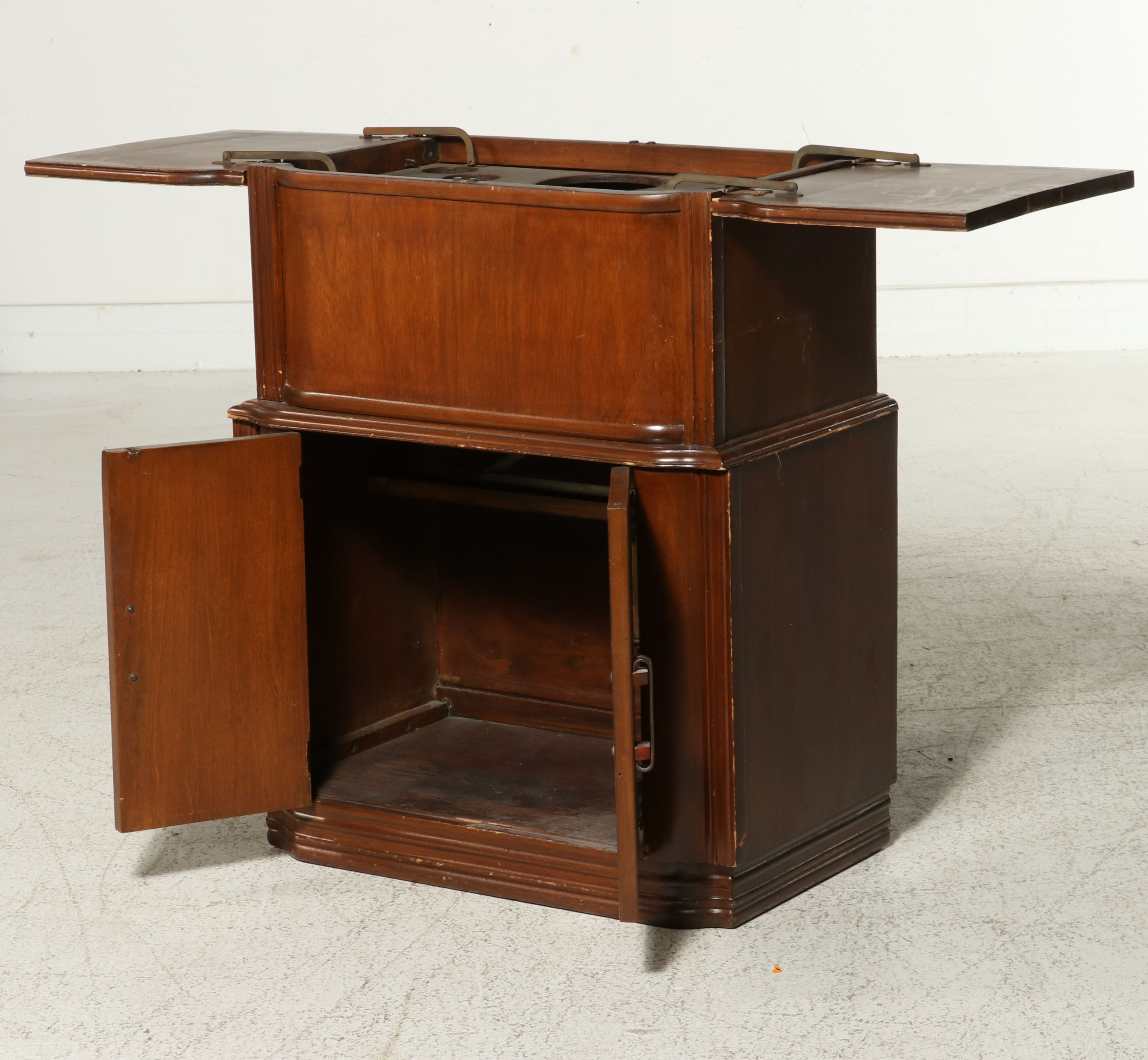 Art Deco Mahogany Liquor Cabinet, Early 20th Century