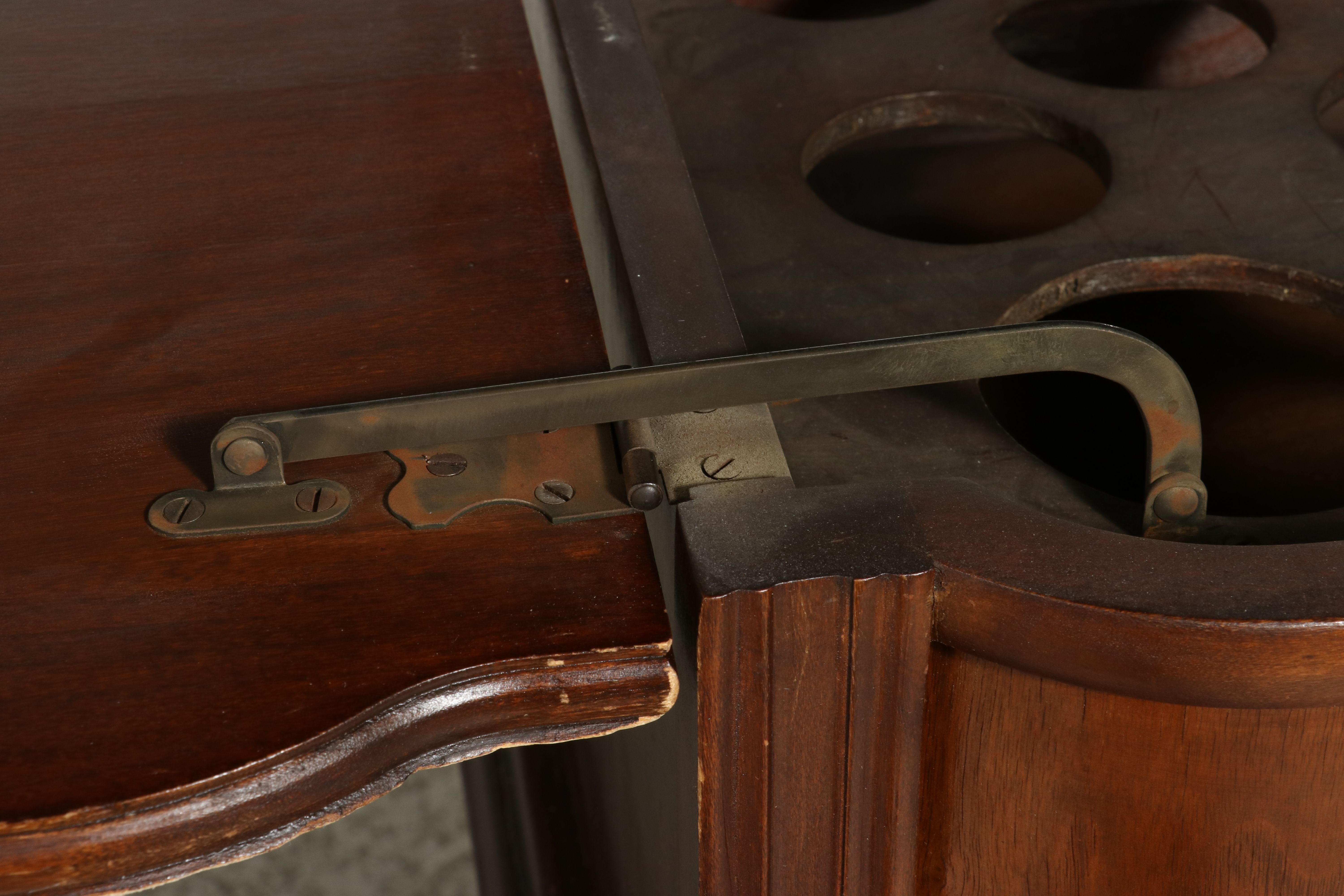Art Deco Mahogany Liquor Cabinet, Early 20th Century