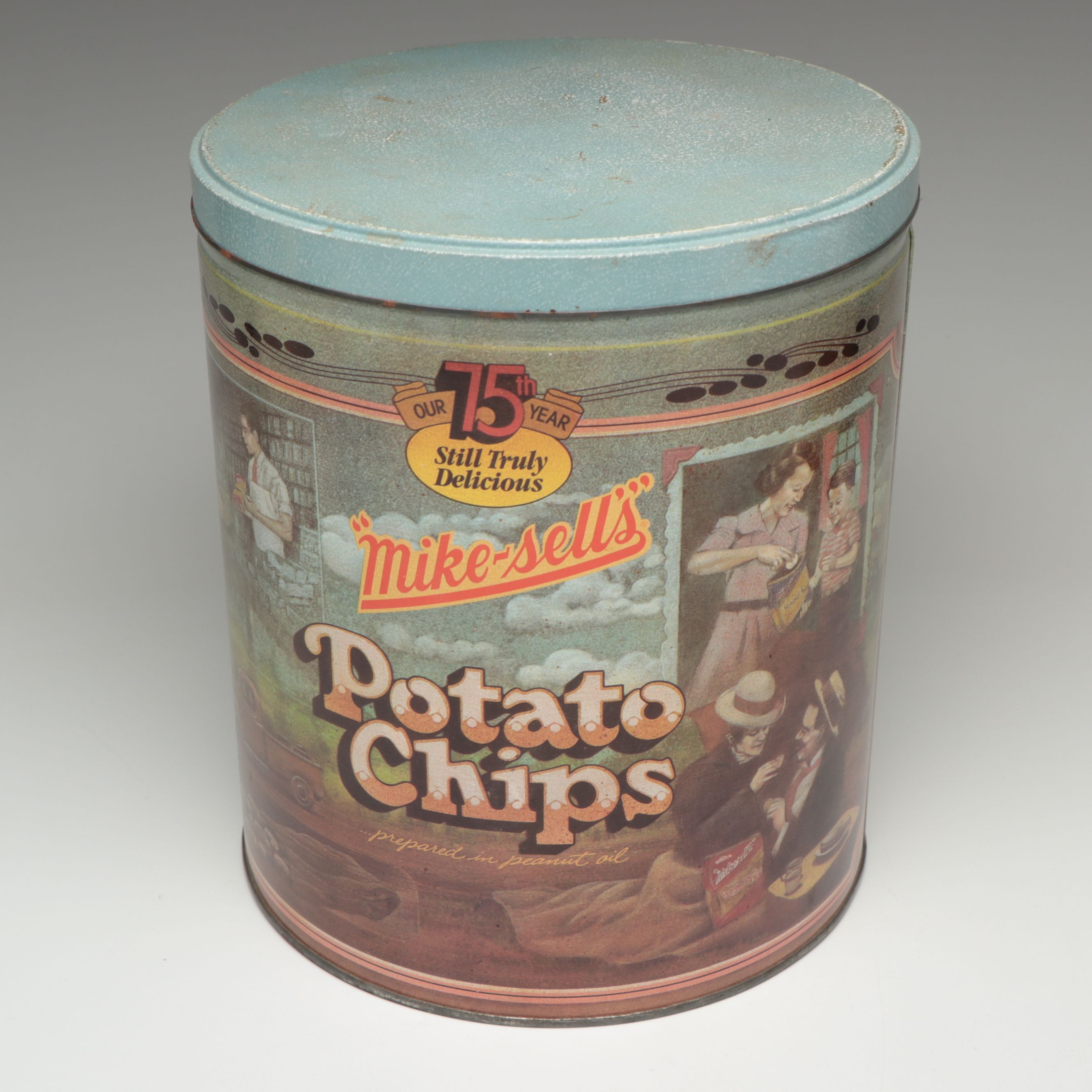 Barnum's Animals 1914 Replica, Ritz Crackers and Other Vintage Tin Containers