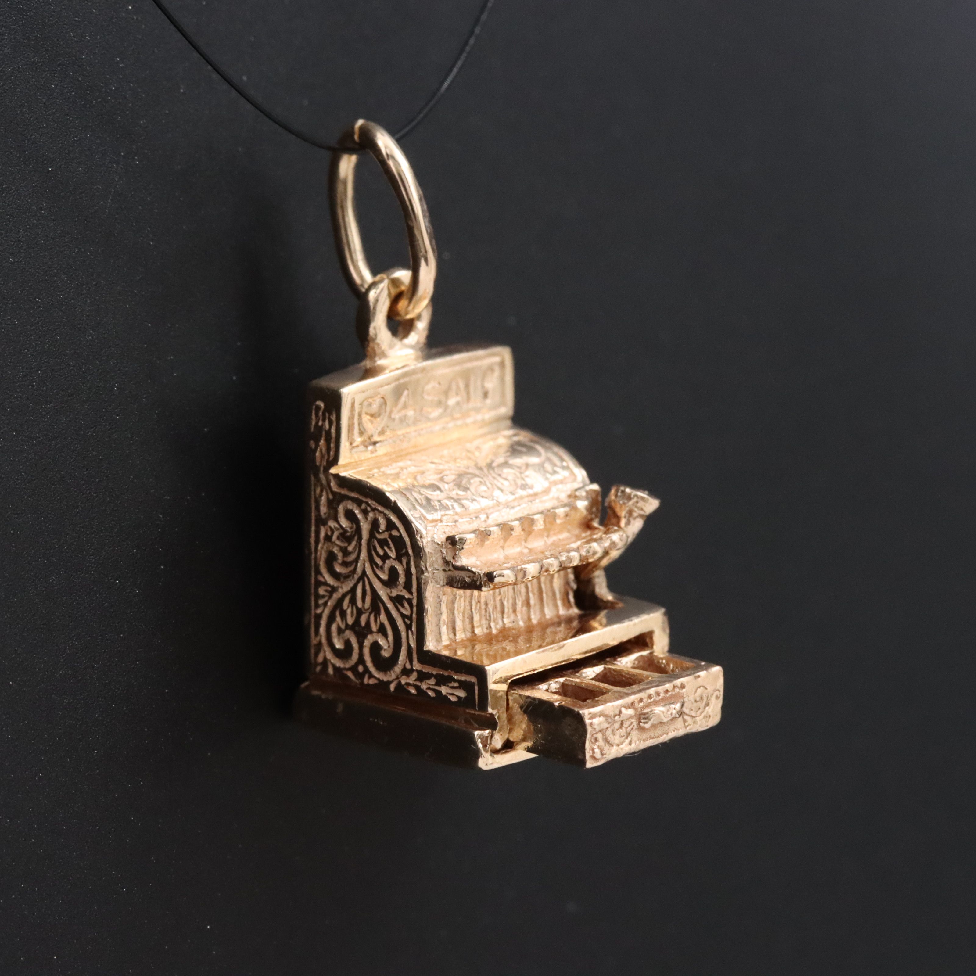Articulated 14K Cash Register Pendant