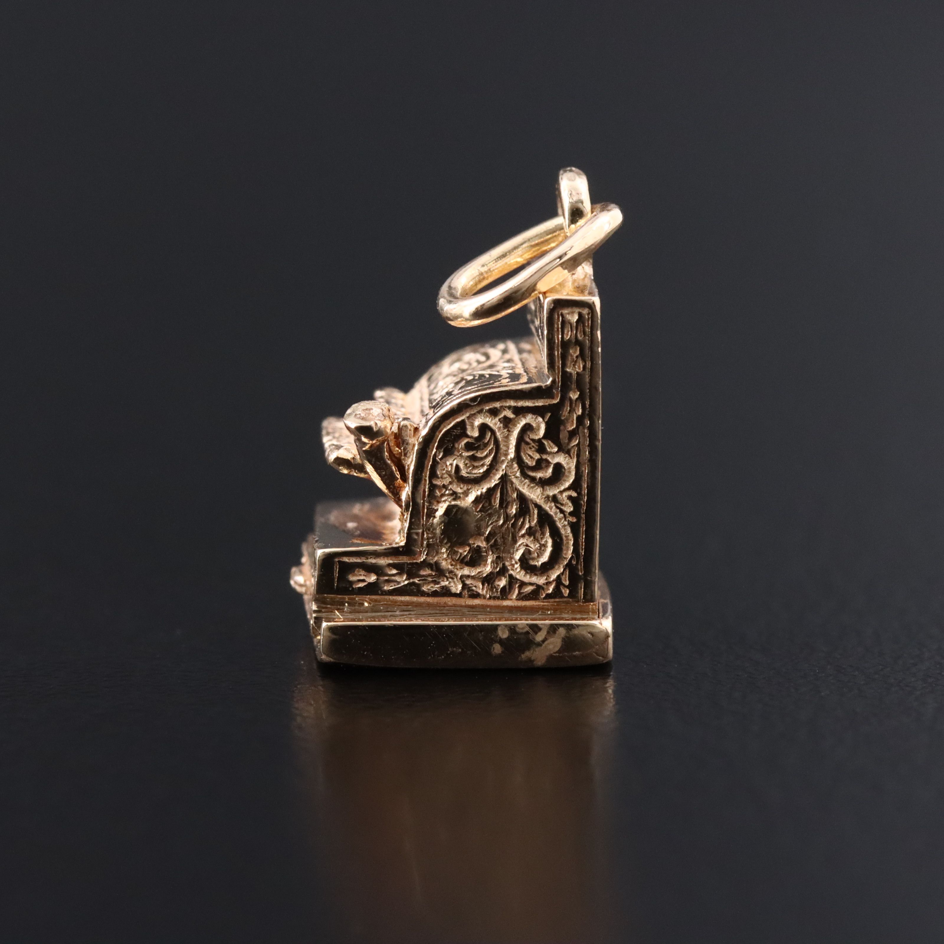 Articulated 14K Cash Register Pendant