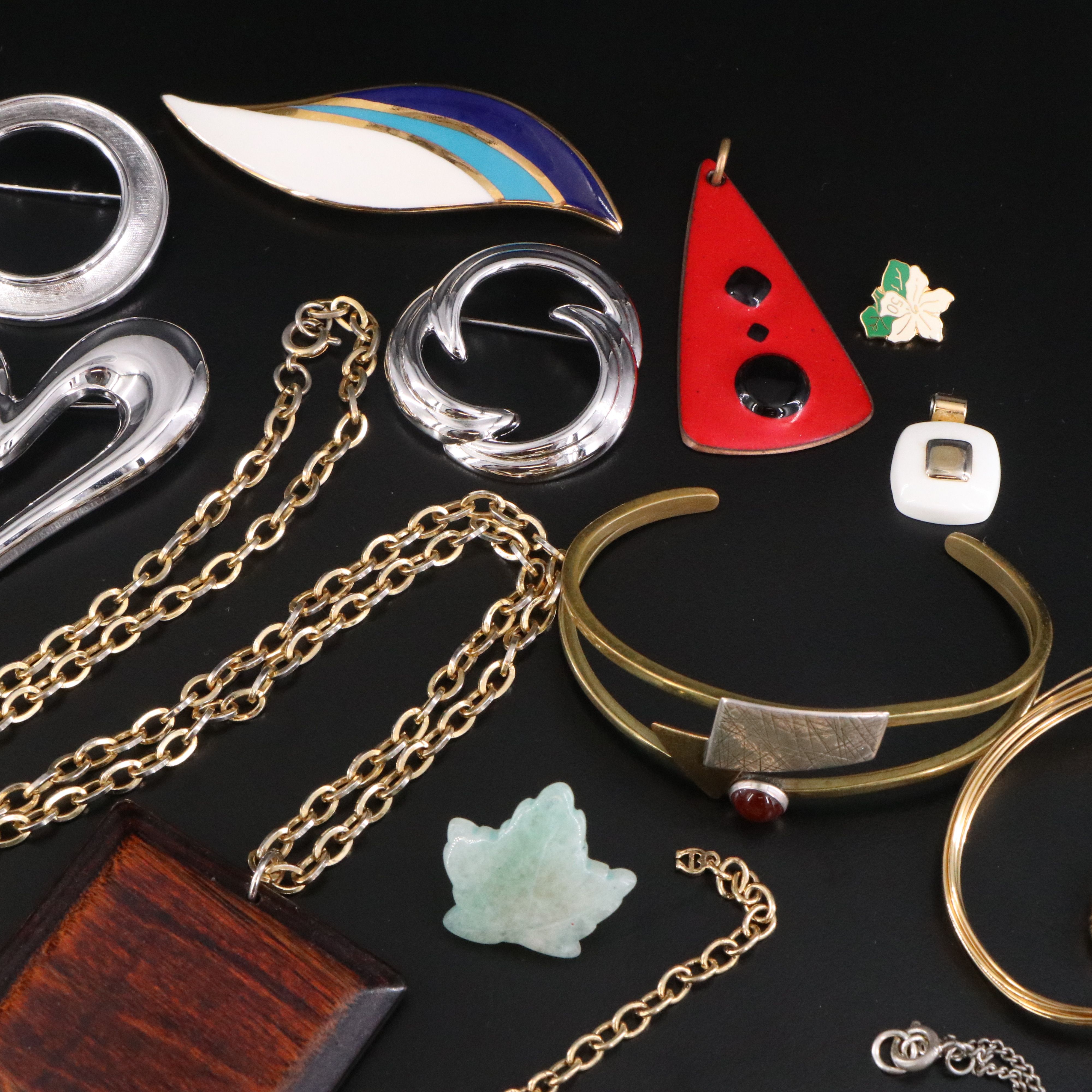 Laurel Burch, Carnelian and Black Coral Featured in Jewelry Collection