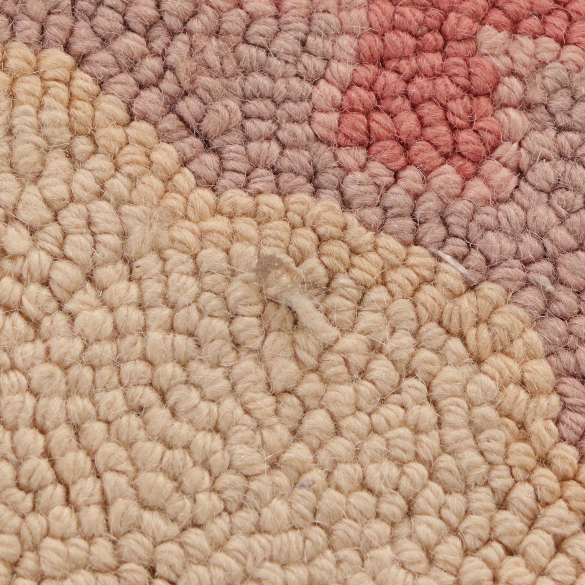 1'11 x 2'11 Handmade Hooked Pictorial Accent Rug