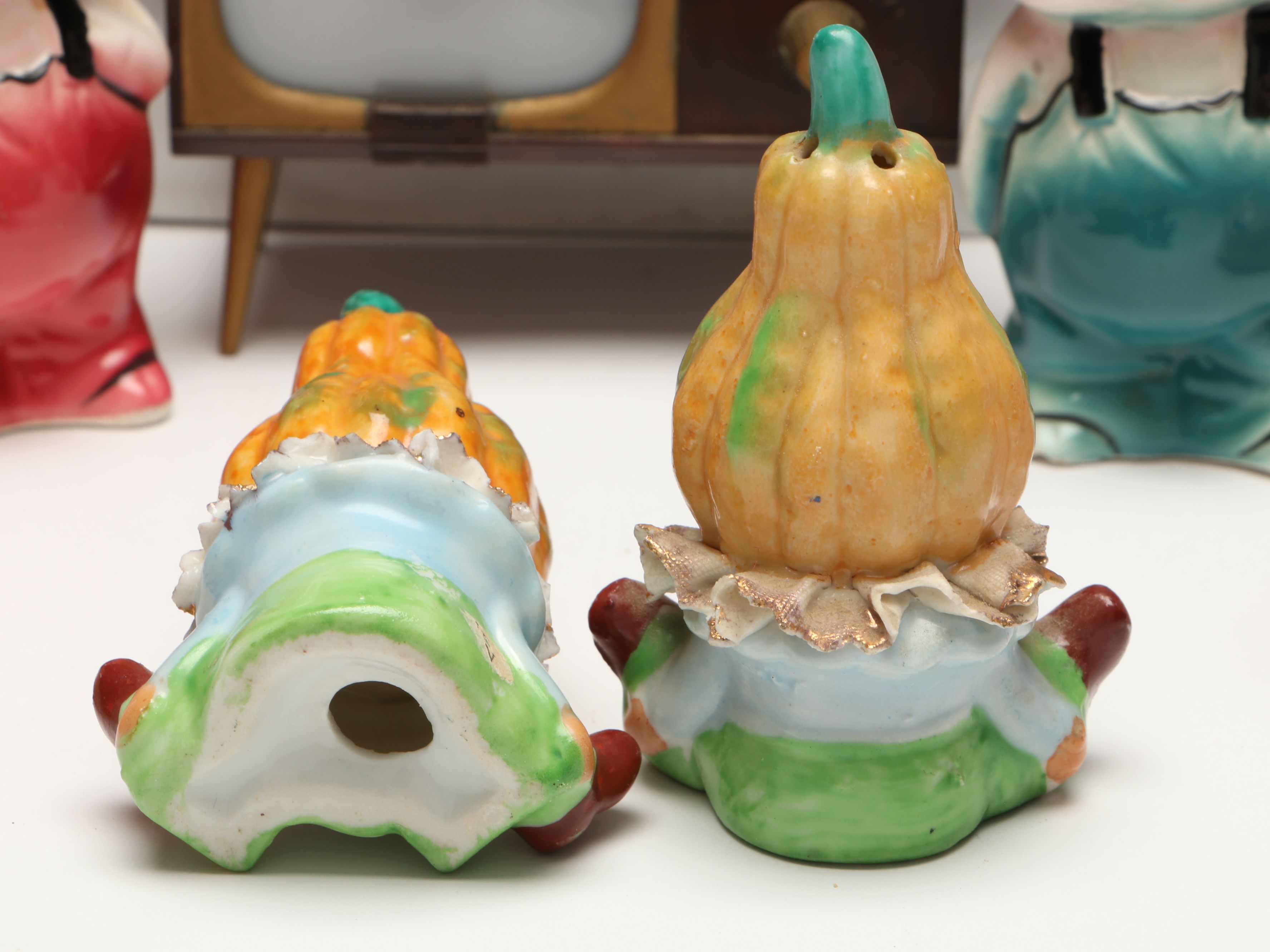 Van Tellingen "Bear Hug" with Pigs and Other Novelty Salt and Pepper Shakers