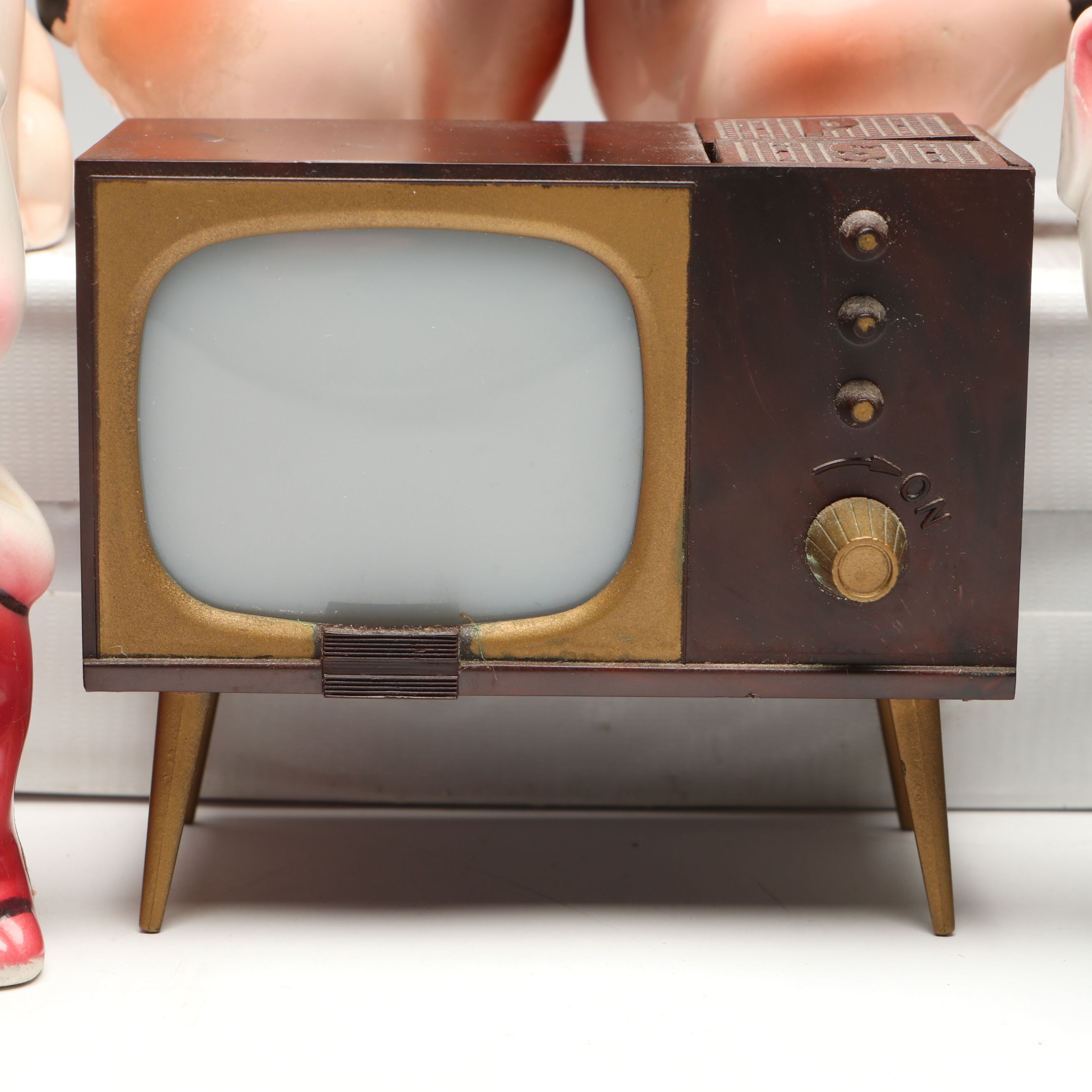 Van Tellingen "Bear Hug" with Pigs and Other Novelty Salt and Pepper Shakers