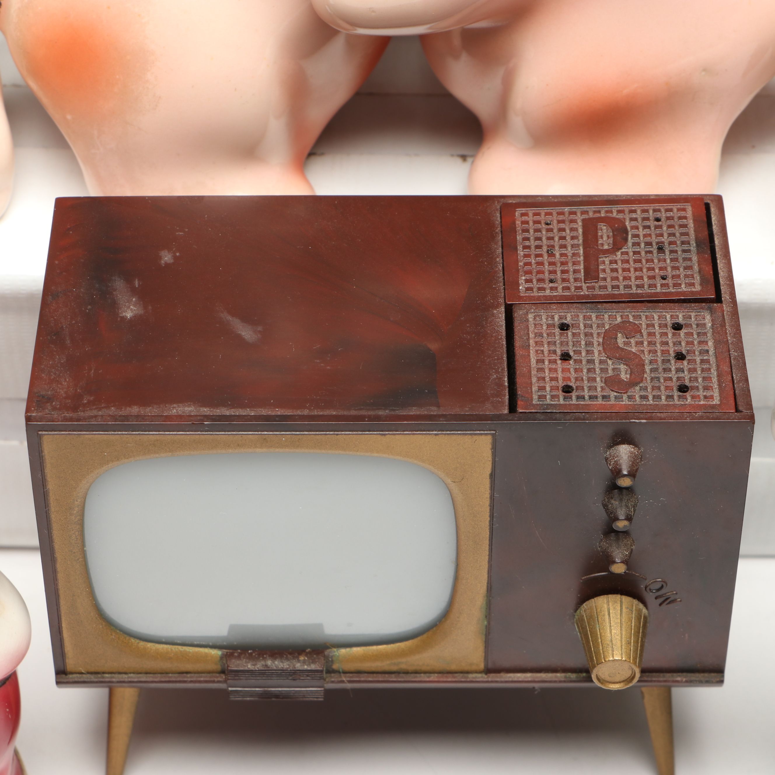 Van Tellingen "Bear Hug" with Pigs and Other Novelty Salt and Pepper Shakers