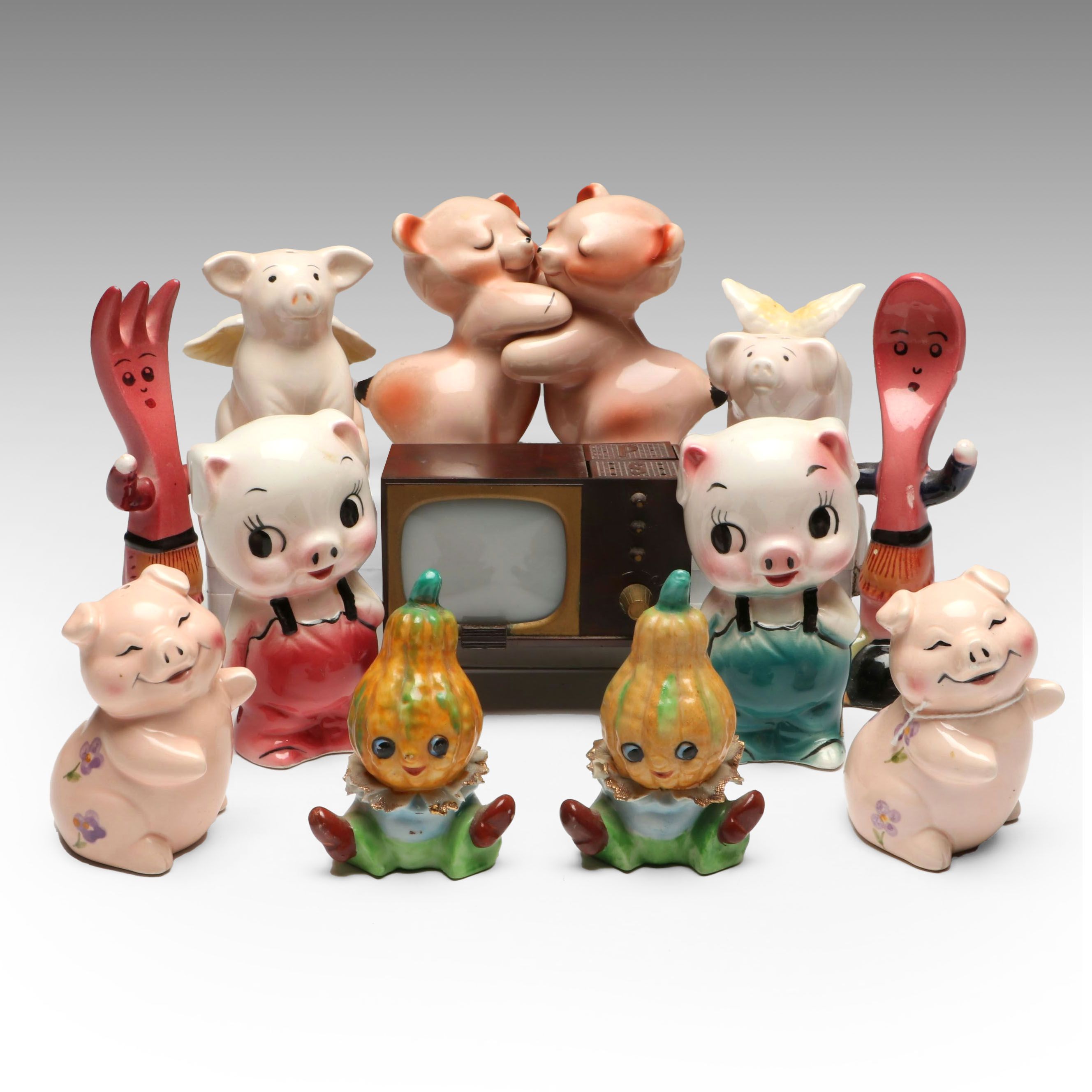 Van Tellingen "Bear Hug" with Pigs and Other Novelty Salt and Pepper Shakers
