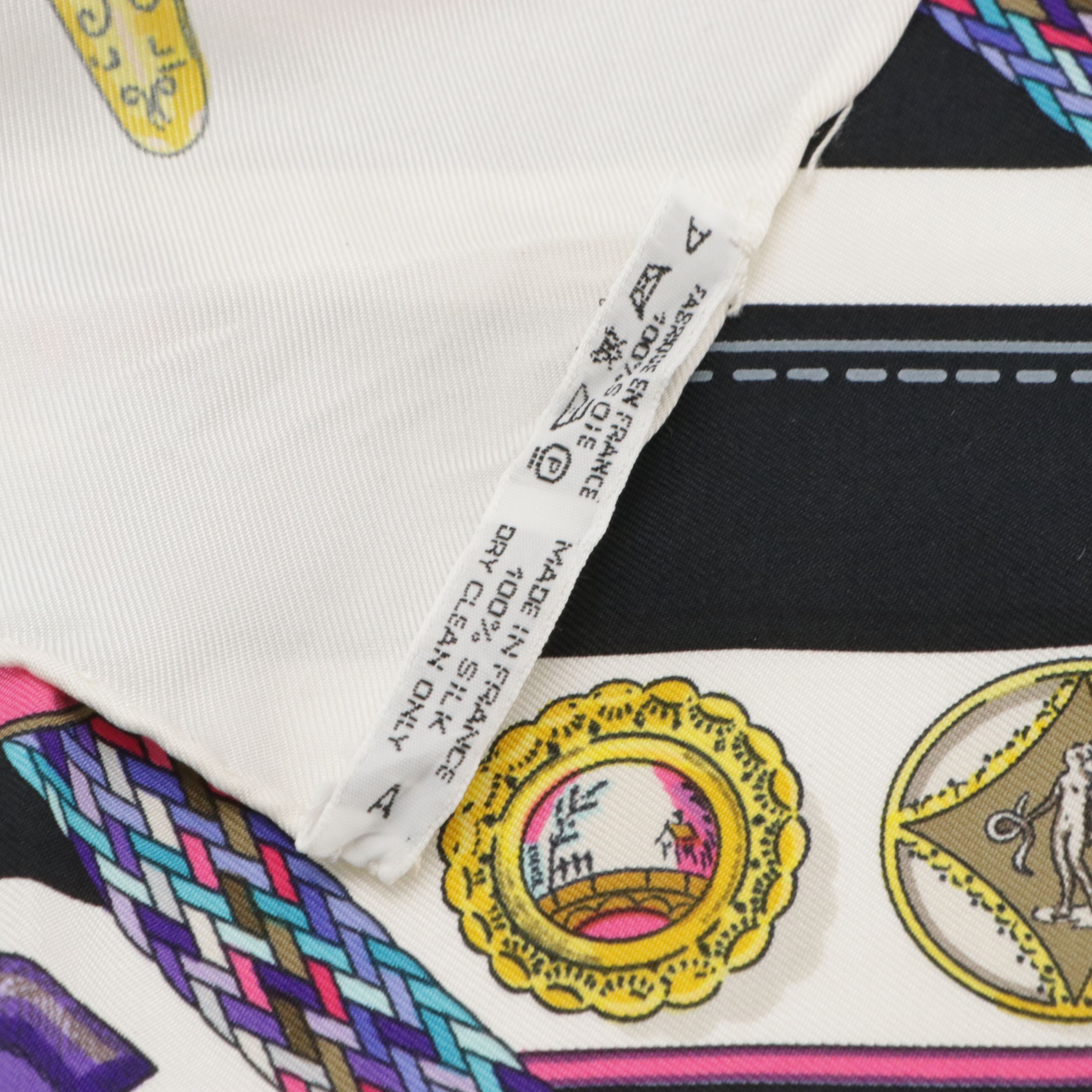 Hermès "Petite Main" Scarf 90 in Silk Twill