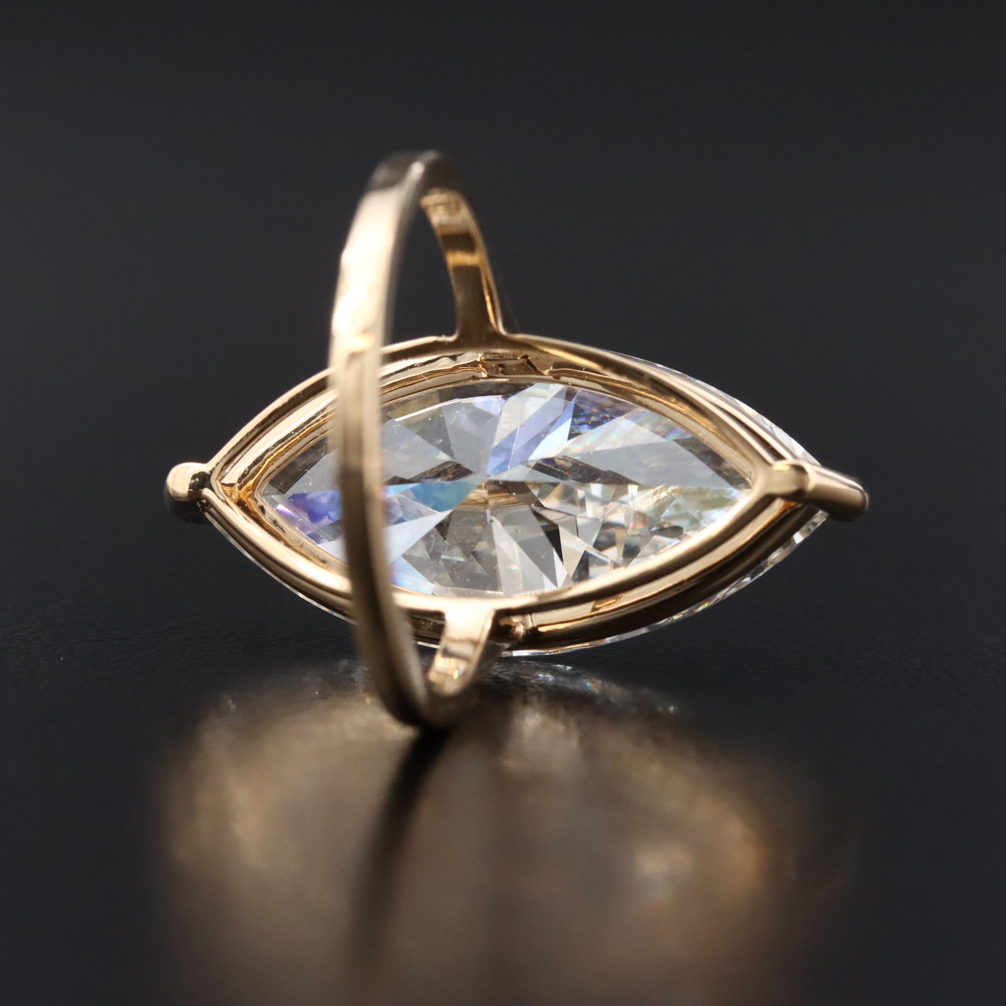 18K 10.00 CT Lab Grown Diamond Solitaire Ring with IGI Report