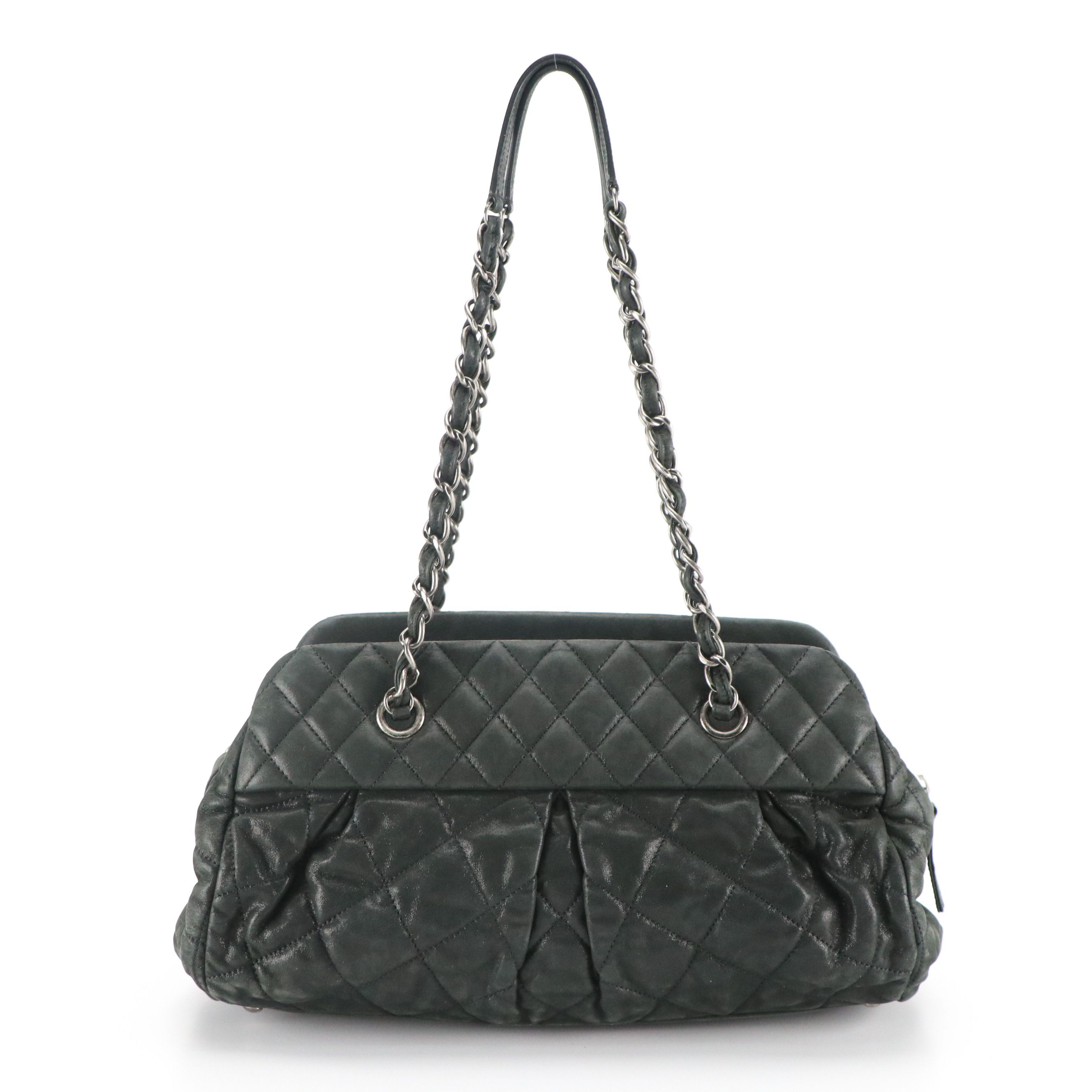 Chanel Chic Quilt Bowling Shoulder Bag in Quilted Black Iridescent Calfskin