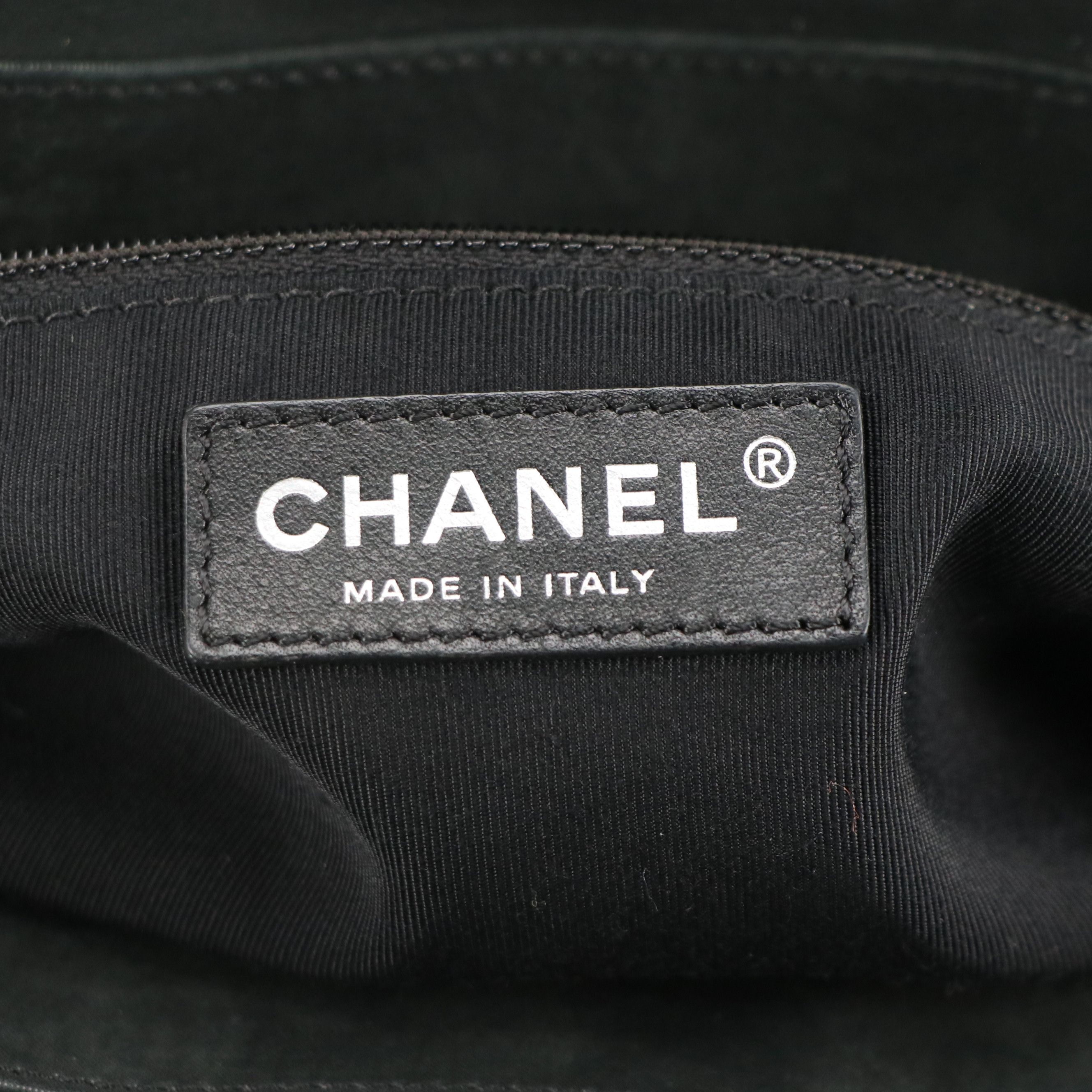 Chanel Chic Quilt Bowling Shoulder Bag in Quilted Black Iridescent Calfskin